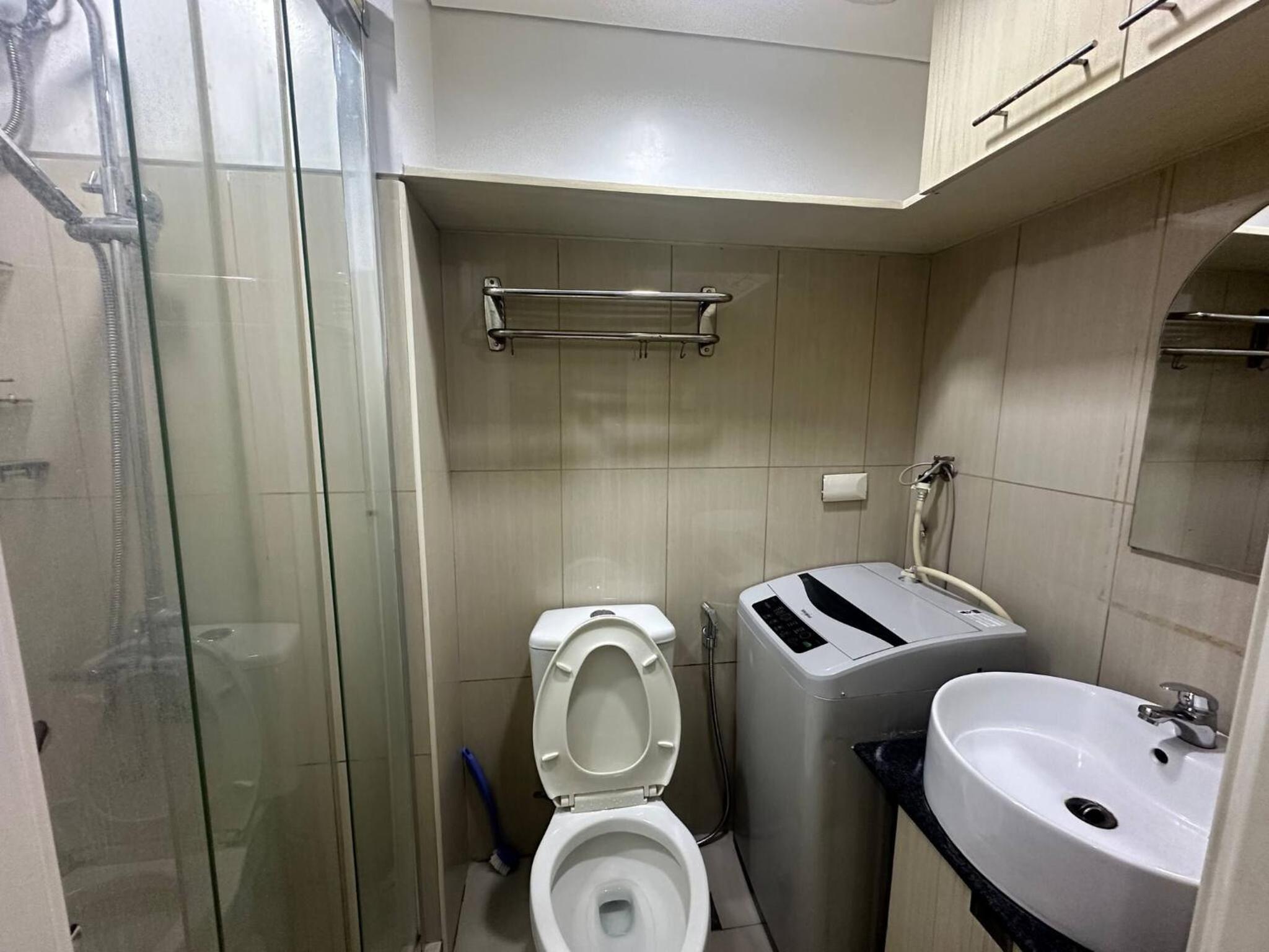 Xenial Pasay City Apartment for Rent - Entire House Front of Mall of Asia