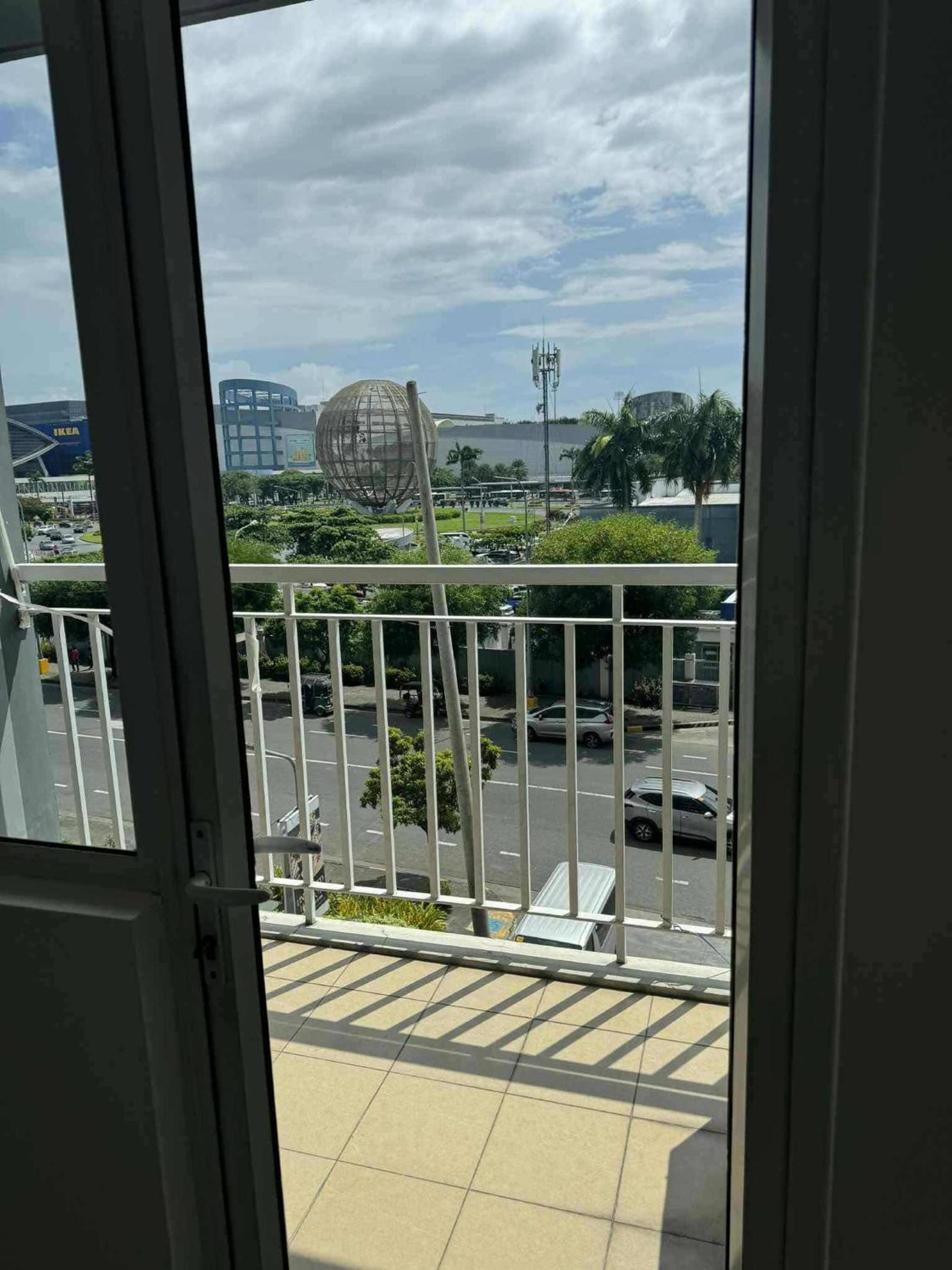 Scandi-Inspired Pasay Apartment for Rent - Entire House with Balcony facing MOA