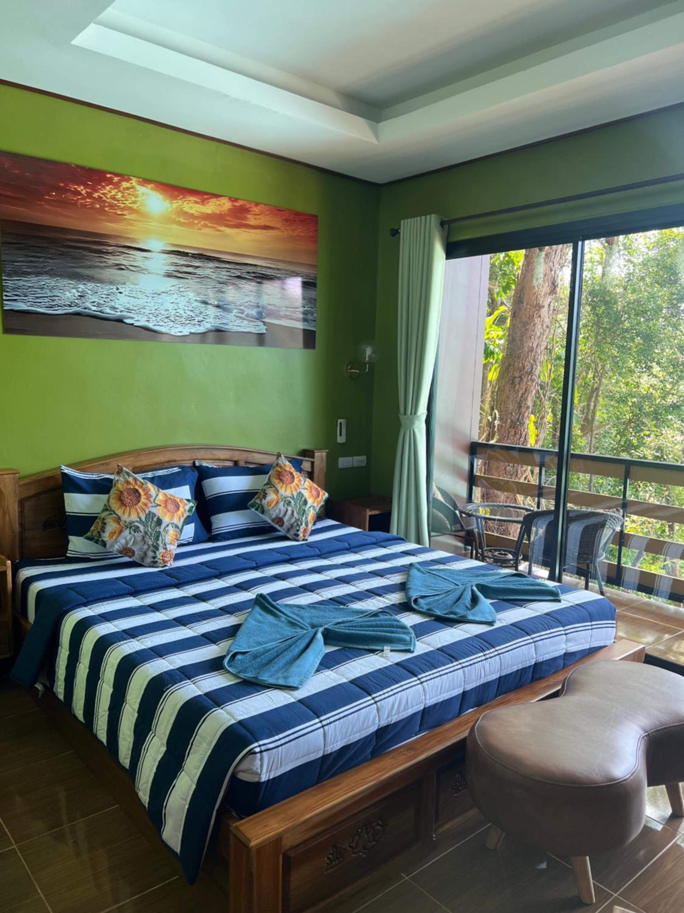 The view Hostel