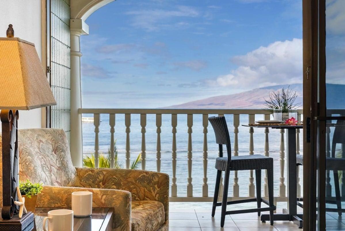 Lahaina Shores 607 · LS 607 Beachfront Remodeled Studio Stunnin