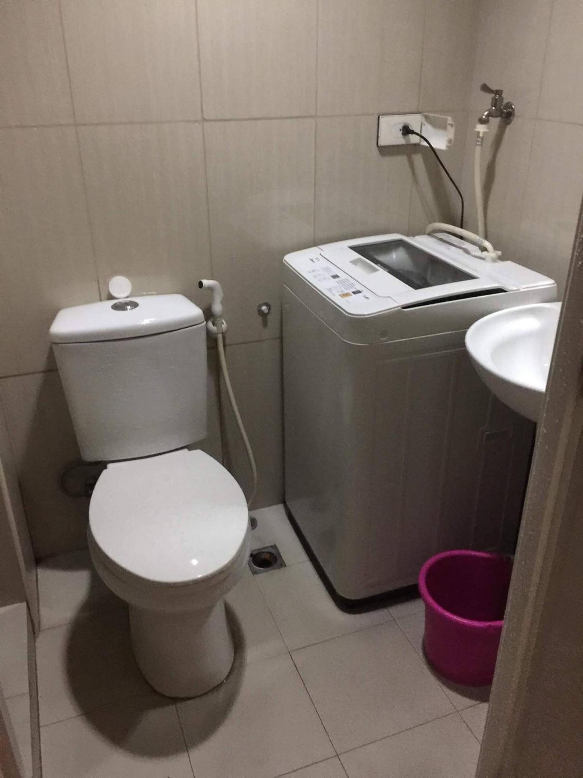 Joyful Pasay Getaway Staycation Condo Near MOA and IKEA near Mall of Asia