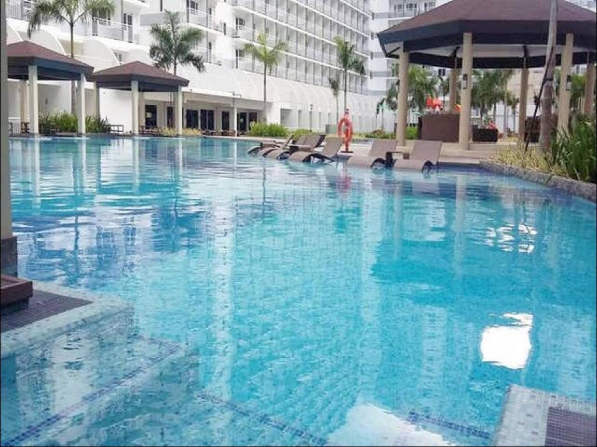 Joyful Pasay Getaway Staycation Condo Near MOA and IKEA near Mall of Asia