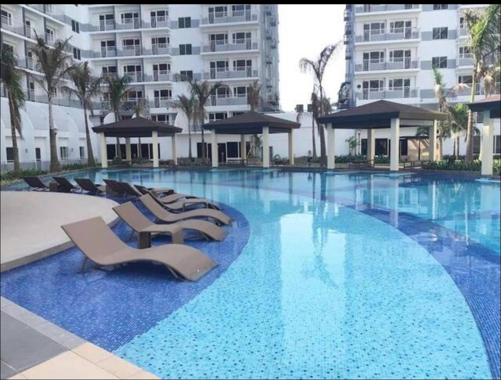 Joyful Pasay Getaway Staycation Condo Near MOA and IKEA near Mall of Asia