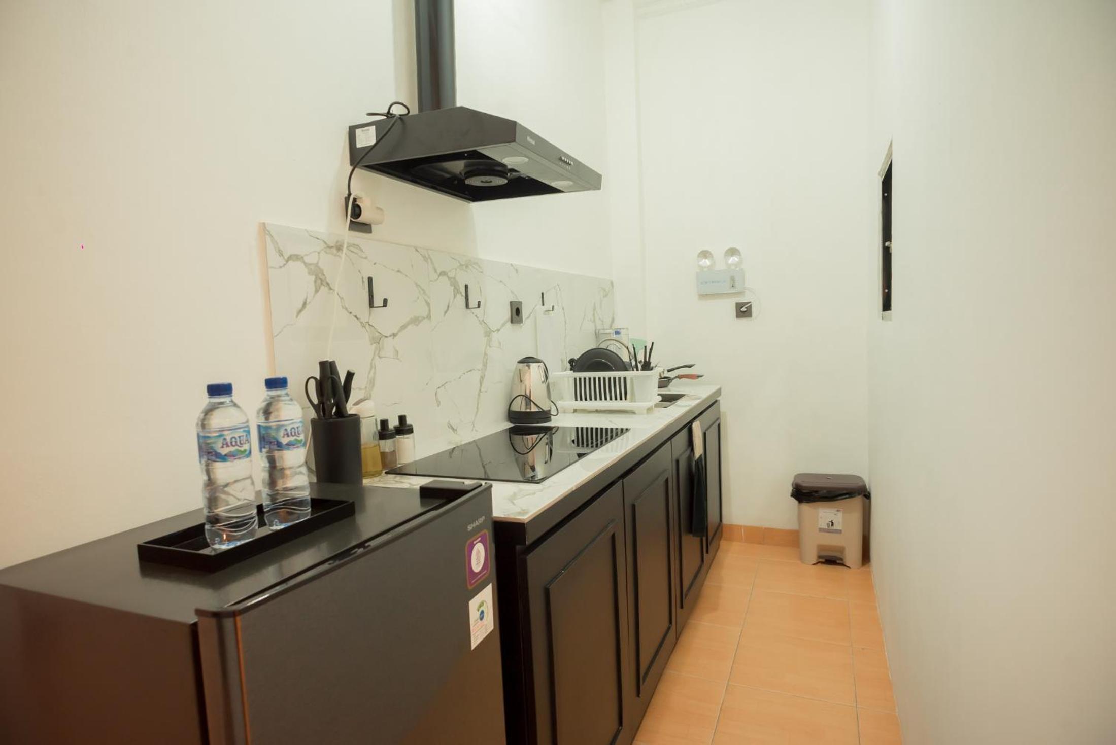 Modern Central District One Bedroom 04 !