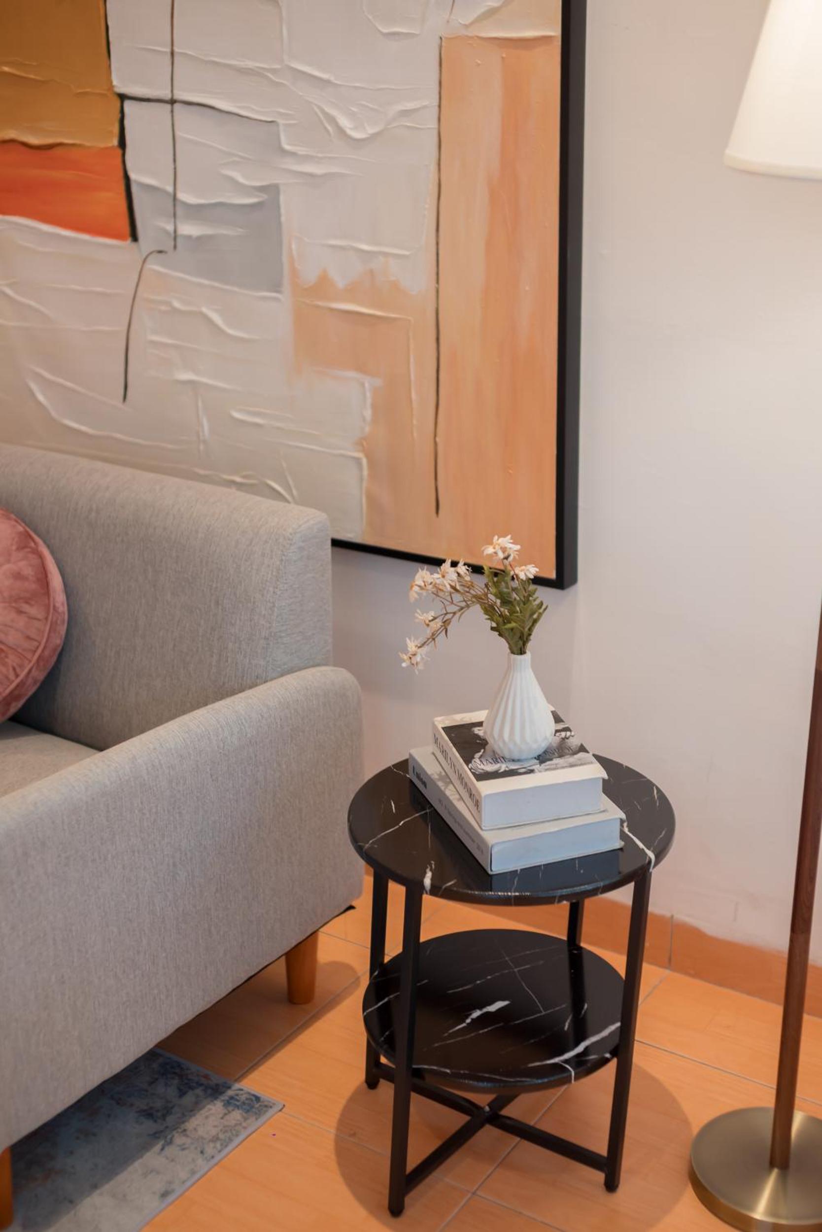Modern Central District One Bedroom 04 !