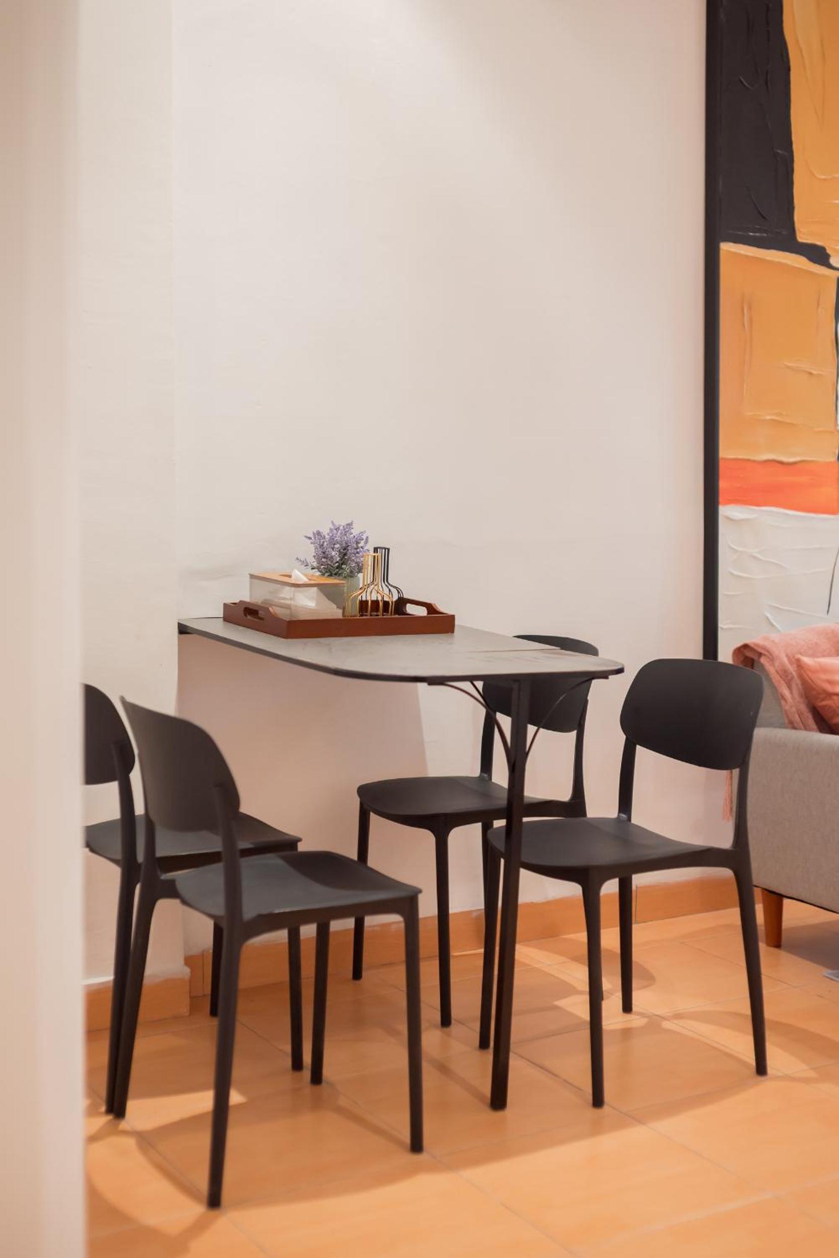 Modern Central District One Bedroom 04 !