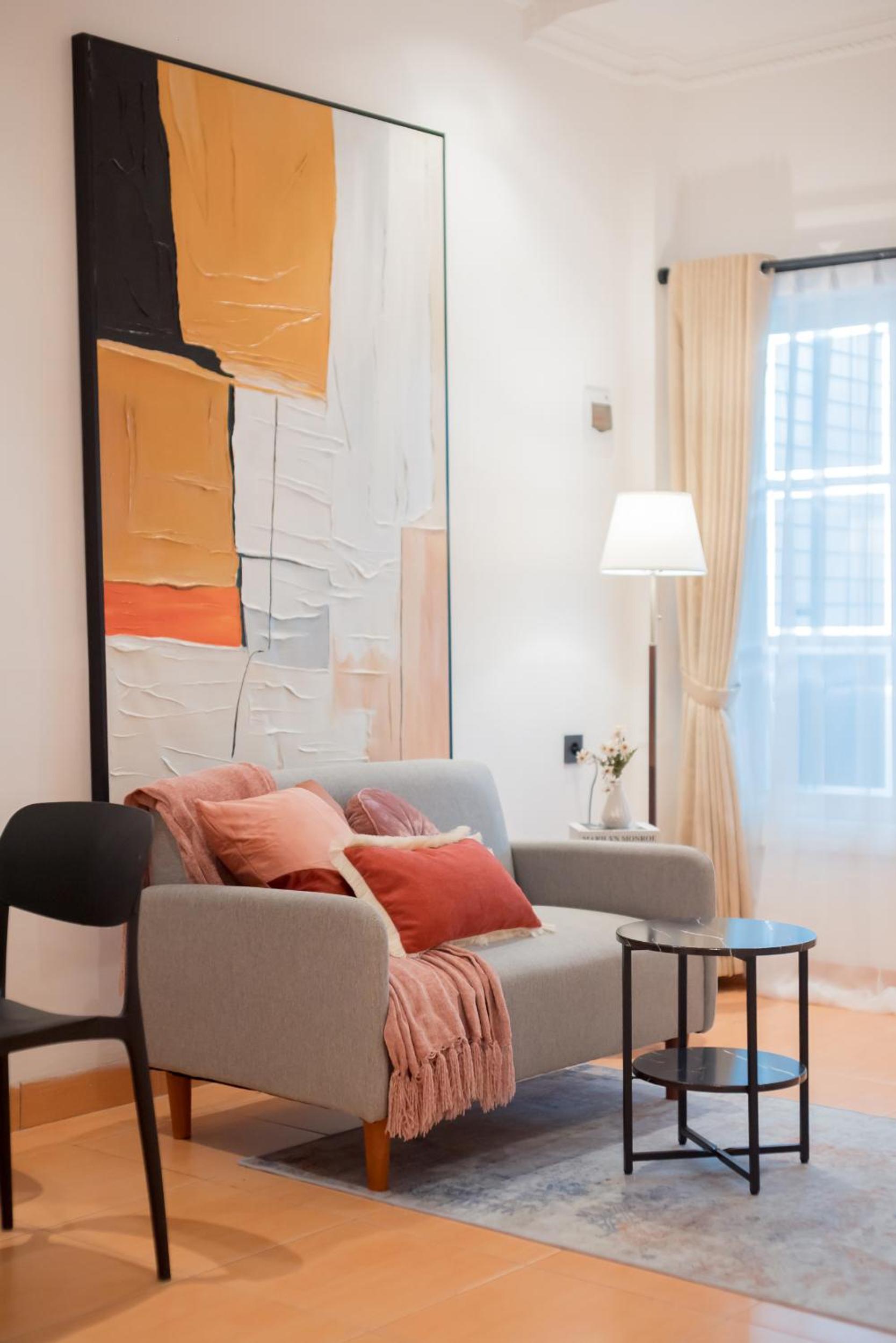 Modern Central District One Bedroom 04 !