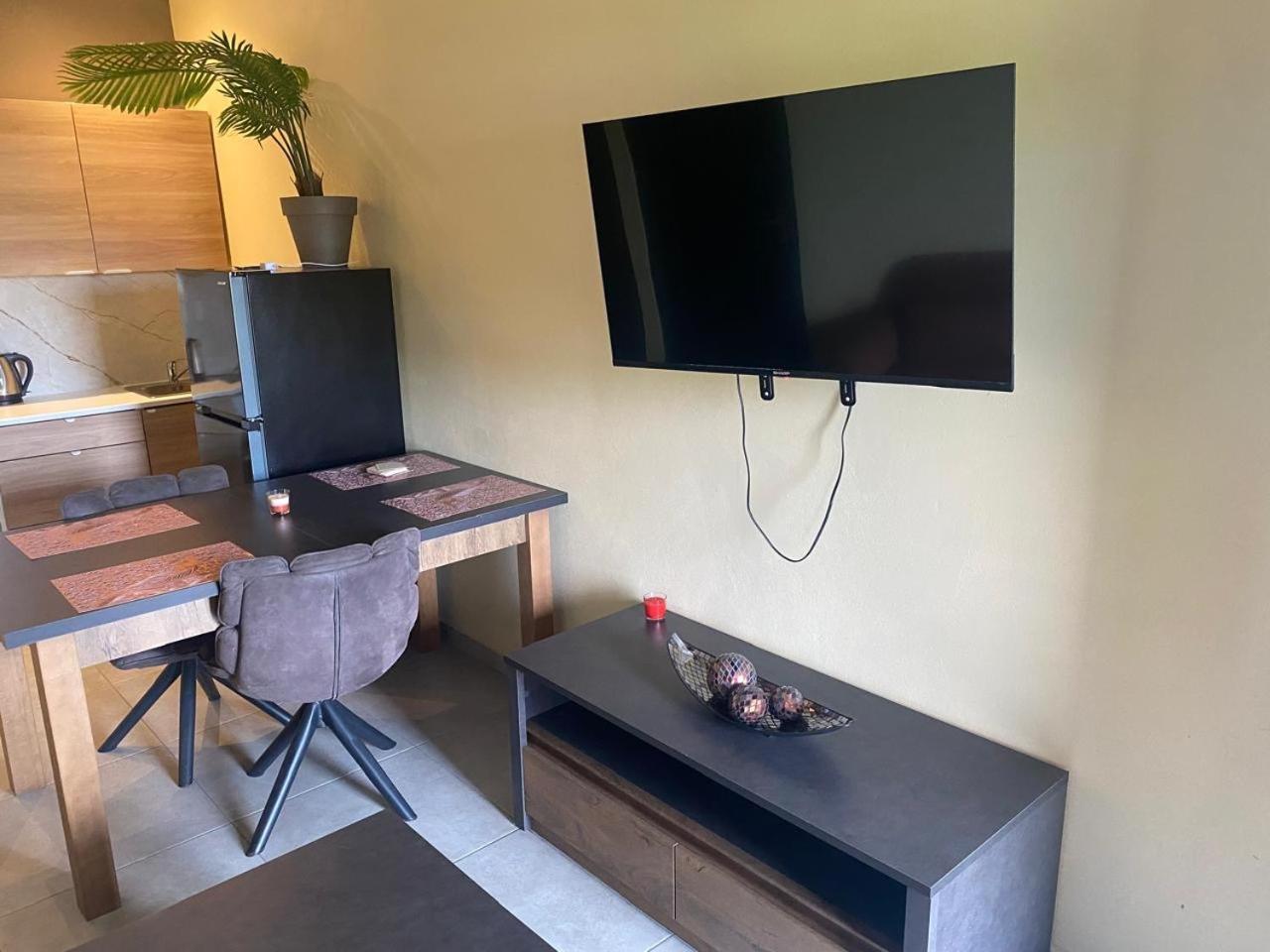 Sisa Omi Apartments