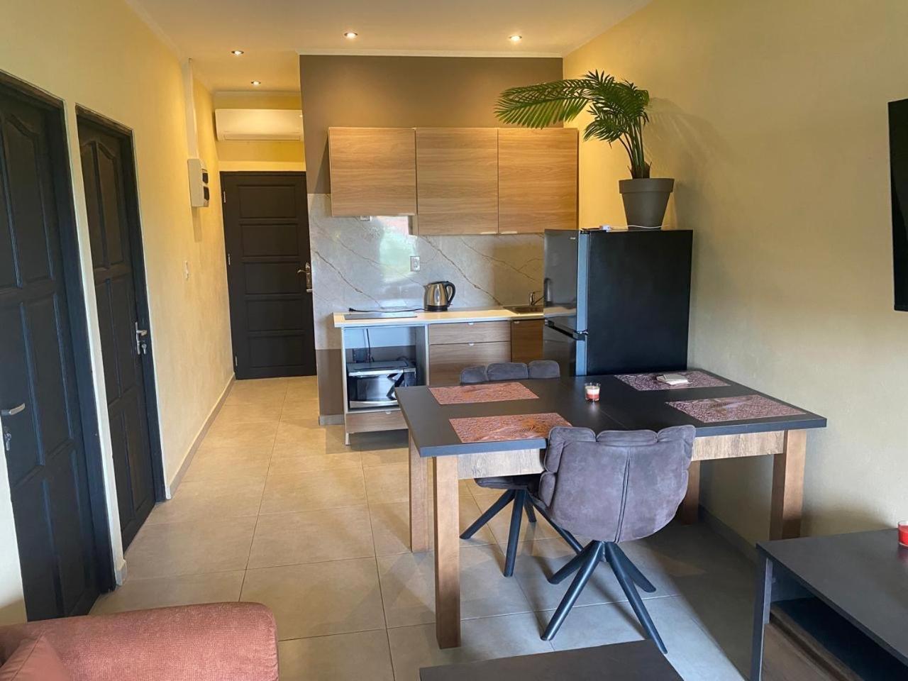 Sisa Omi Apartments