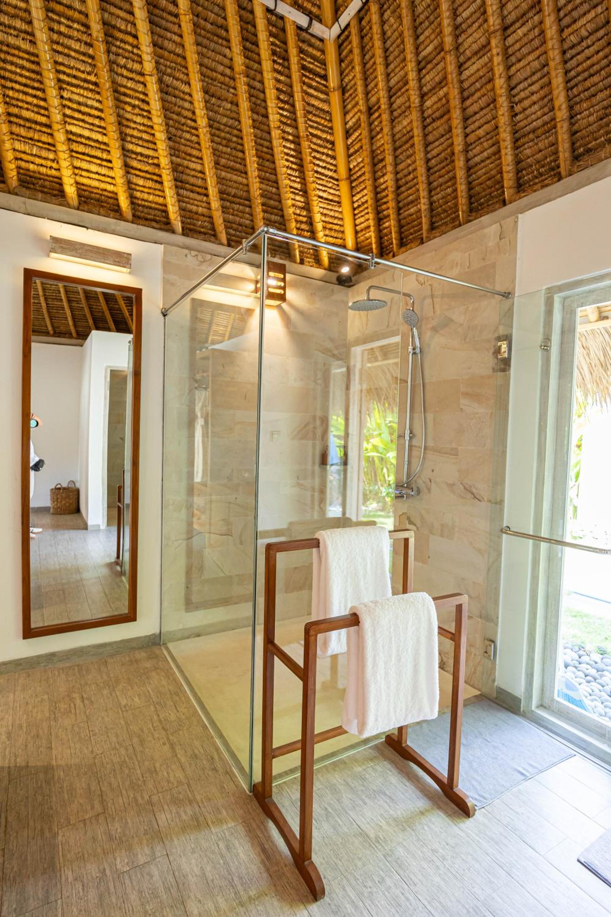 Ayvrtha Boutique Nature Resort, 5 minutes drive to Padang-Padang Beach
