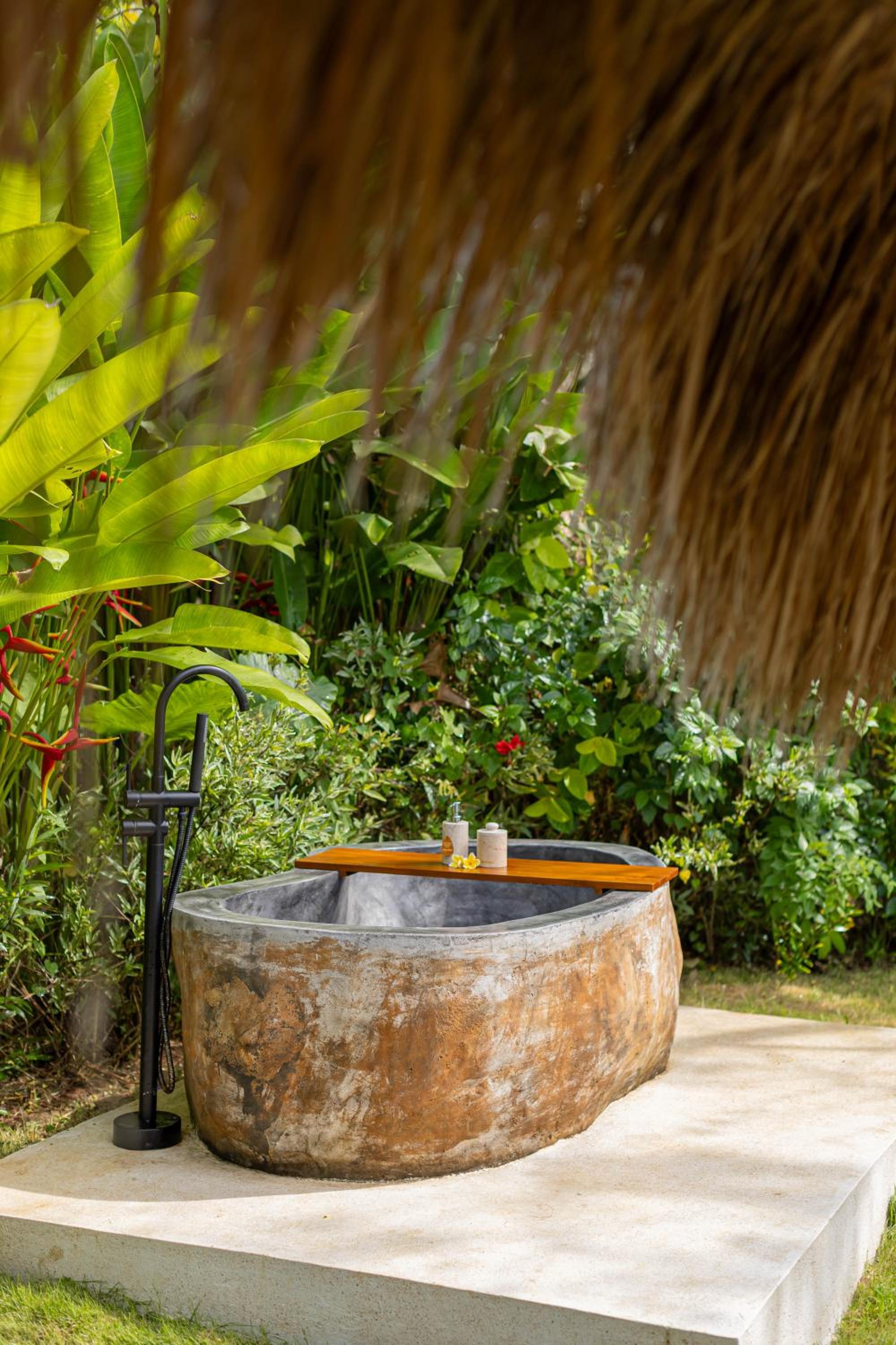 Ayvrtha Boutique Nature Resort, 5 minutes drive to Padang-Padang Beach