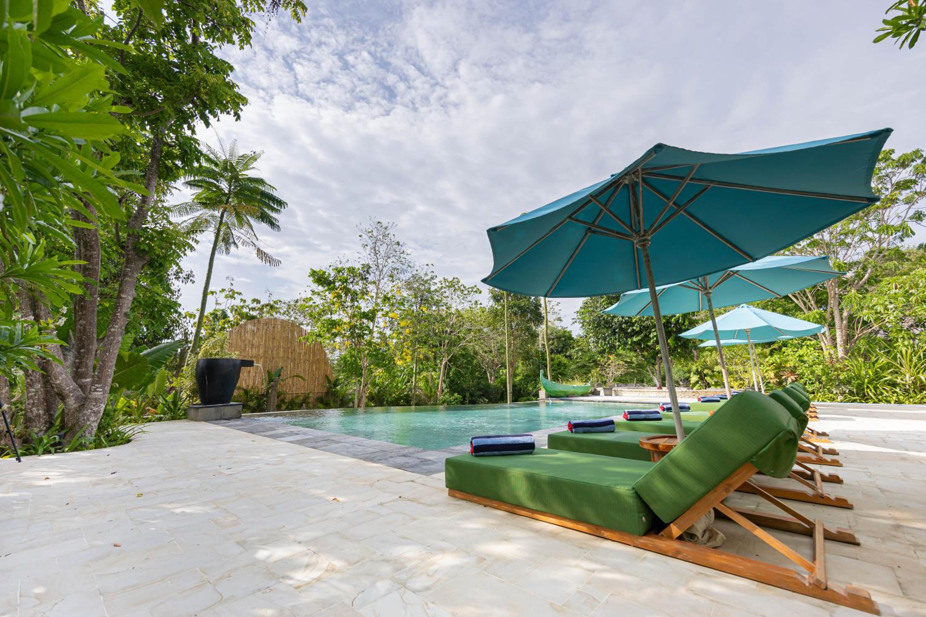 Ayvrtha Boutique Nature Resort, 5 minutes drive to Padang-Padang Beach