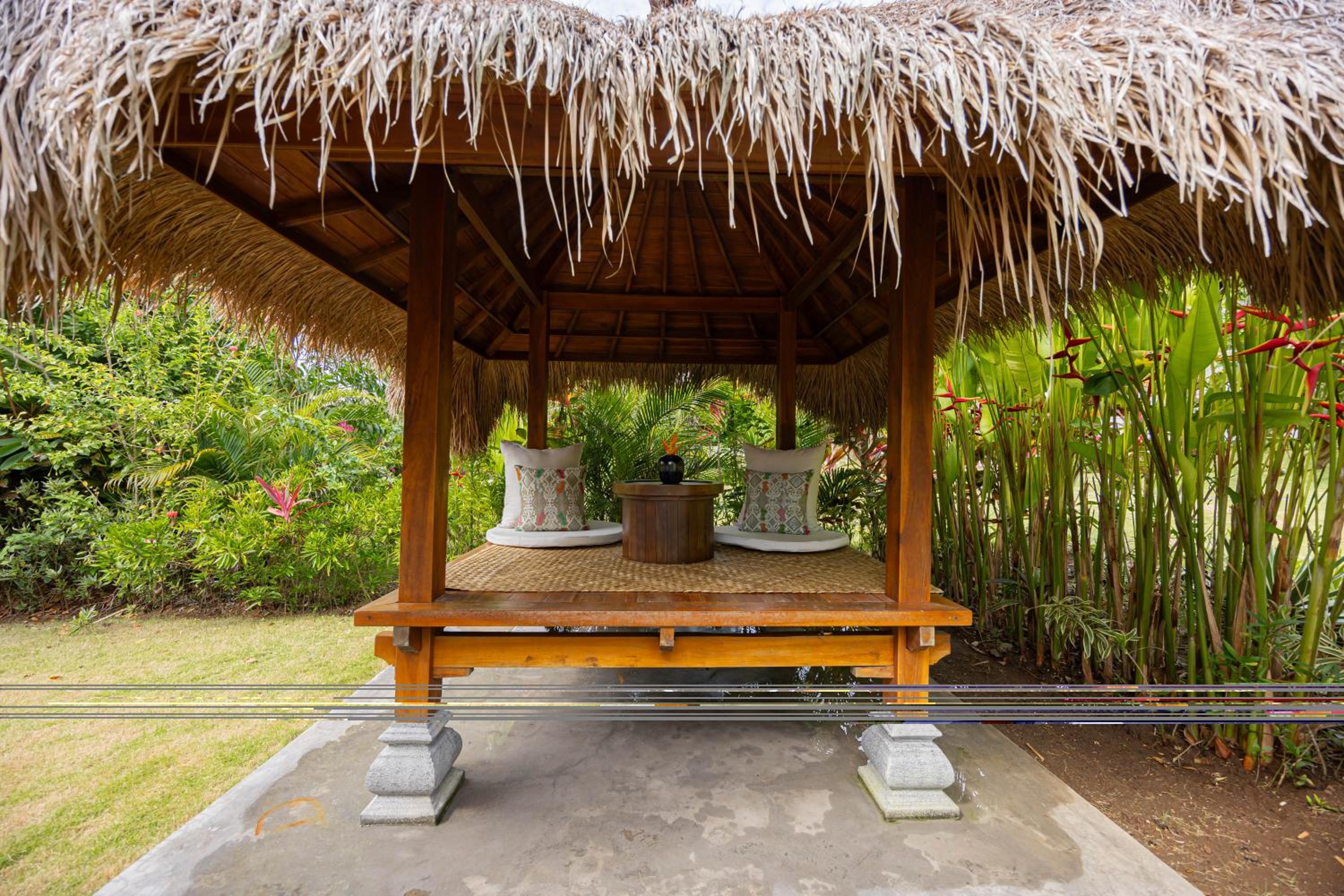 Ayvrtha Boutique Nature Resort, 5 minutes drive to Padang-Padang Beach