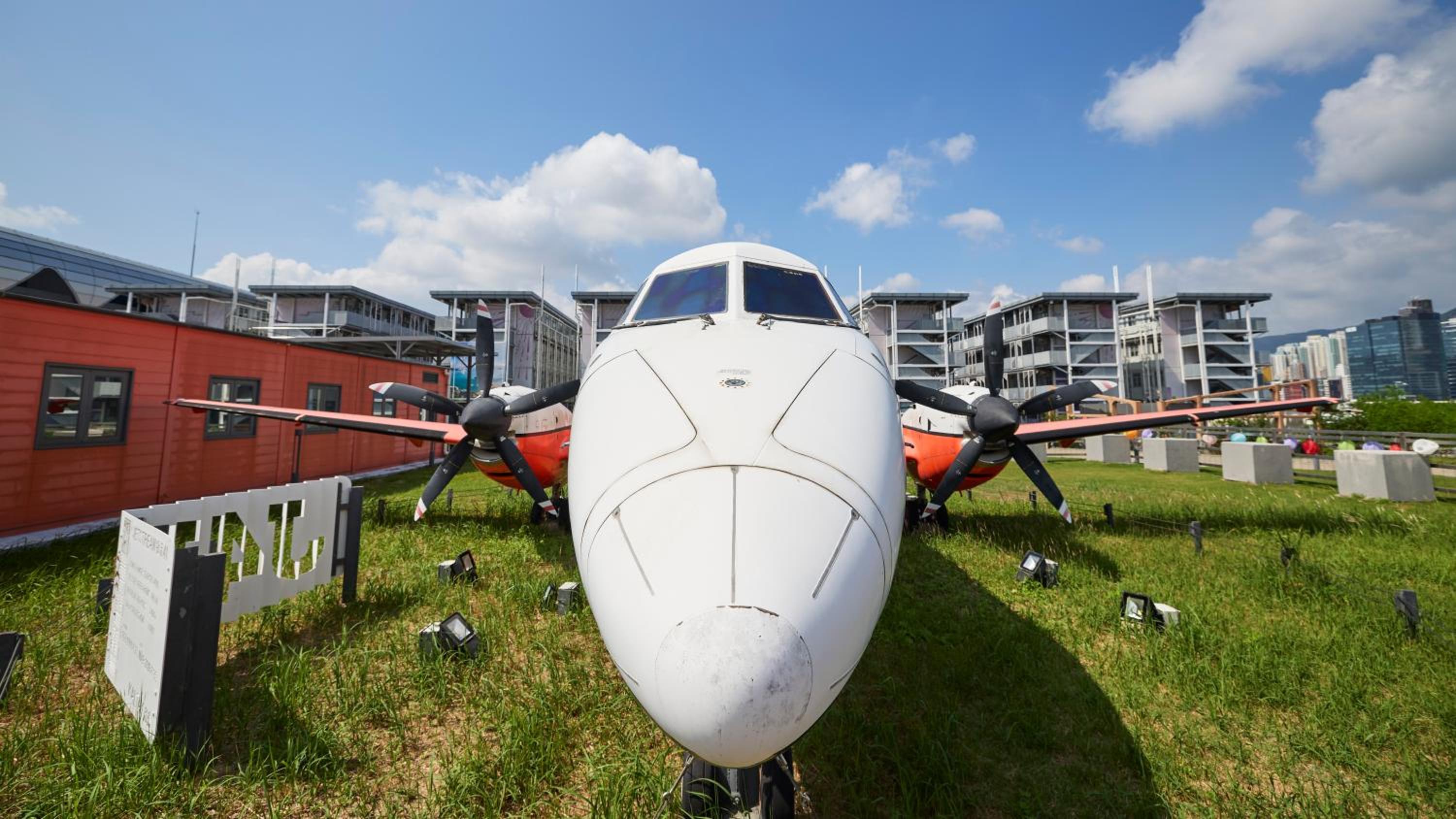 Runway 1331 -ENLIGHT Youth Hostel