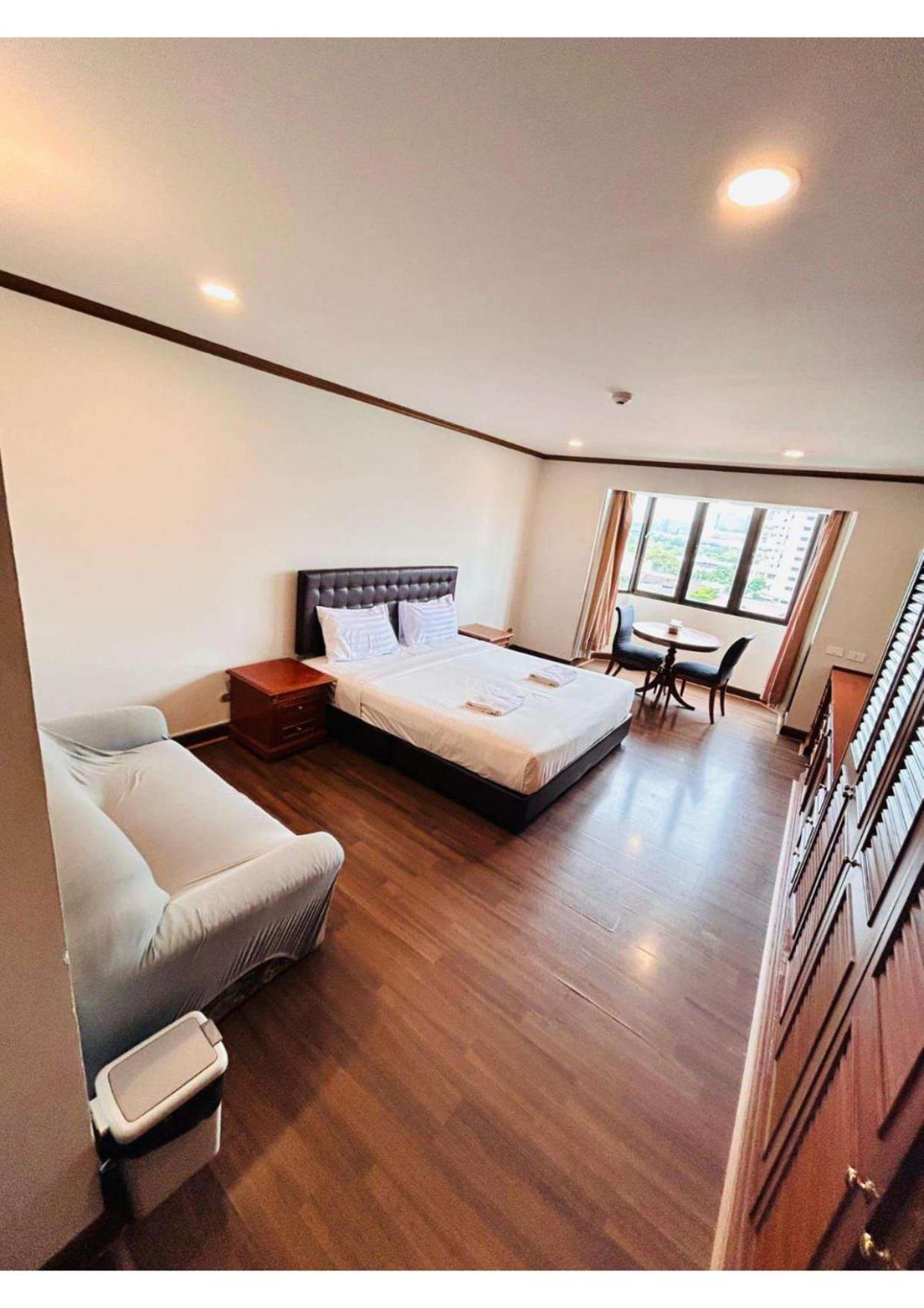 Affordable Serviced Apartment Nana - Omni Tower Sukhumvit location