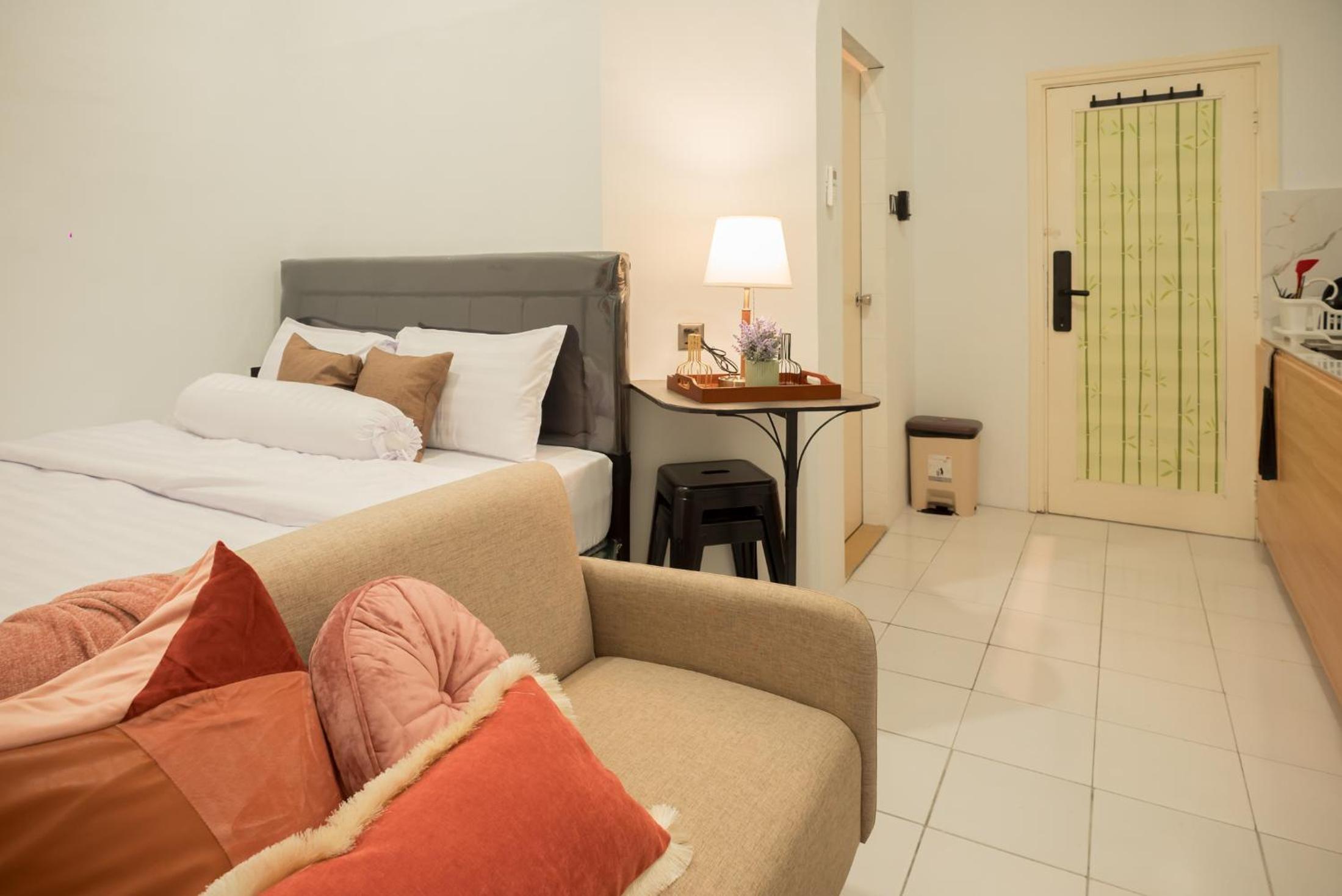 Comfort Loft Style Studio at Central District 3A!