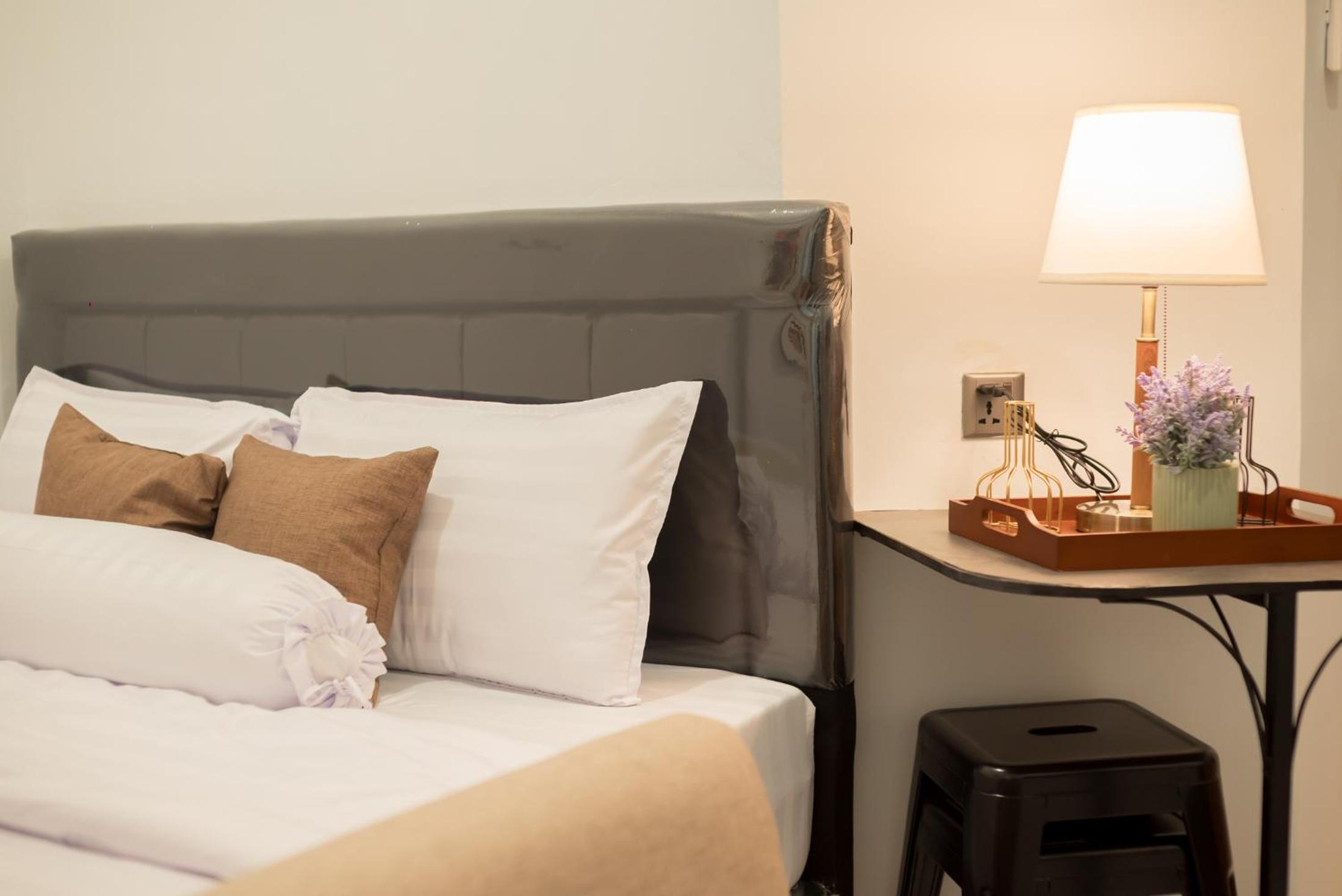Comfort Loft Style Studio at Central District 3A!