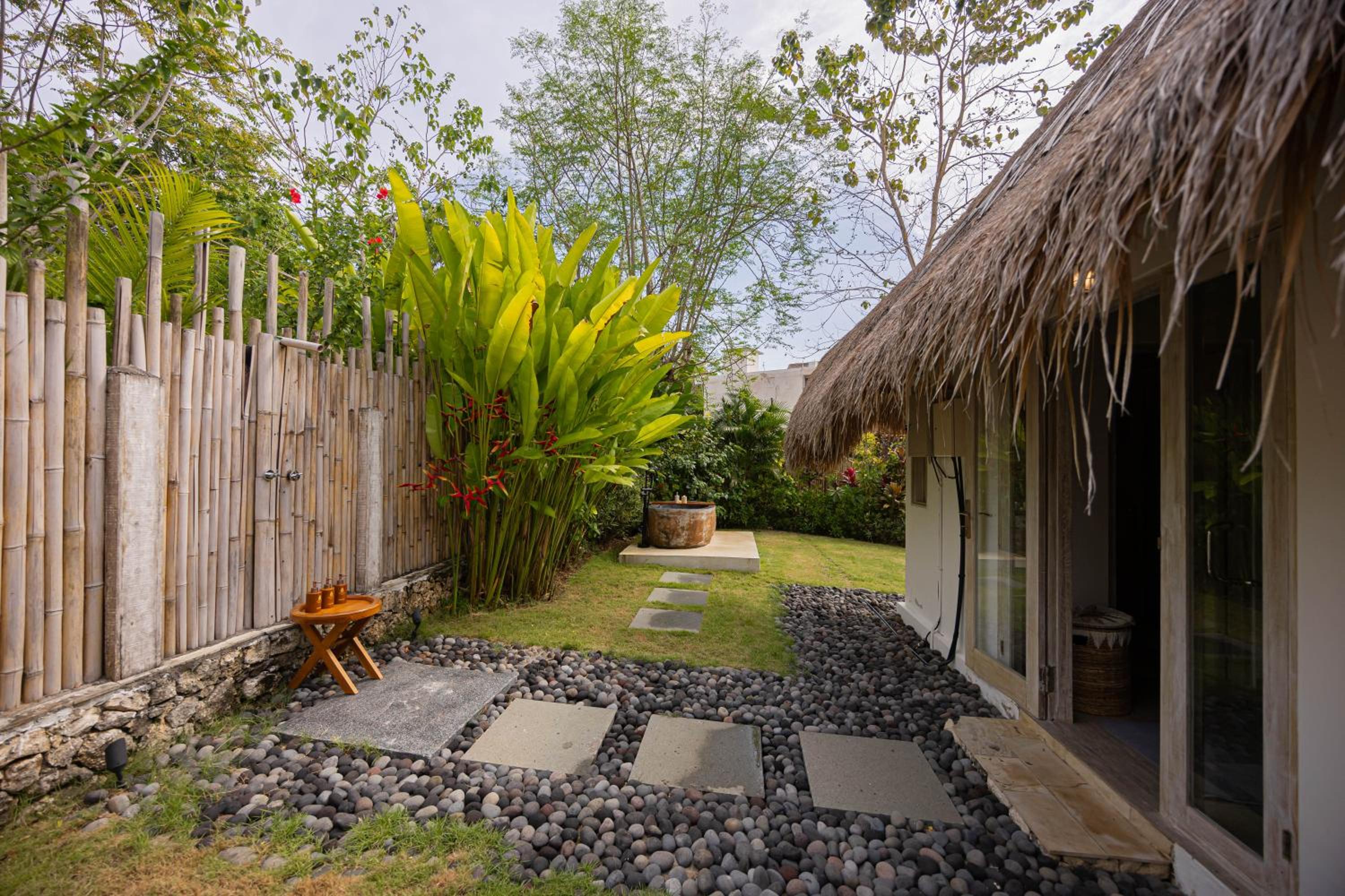 Ayvrtha Boutique Nature Resort, 5 minutes drive to Padang-Padang Beach