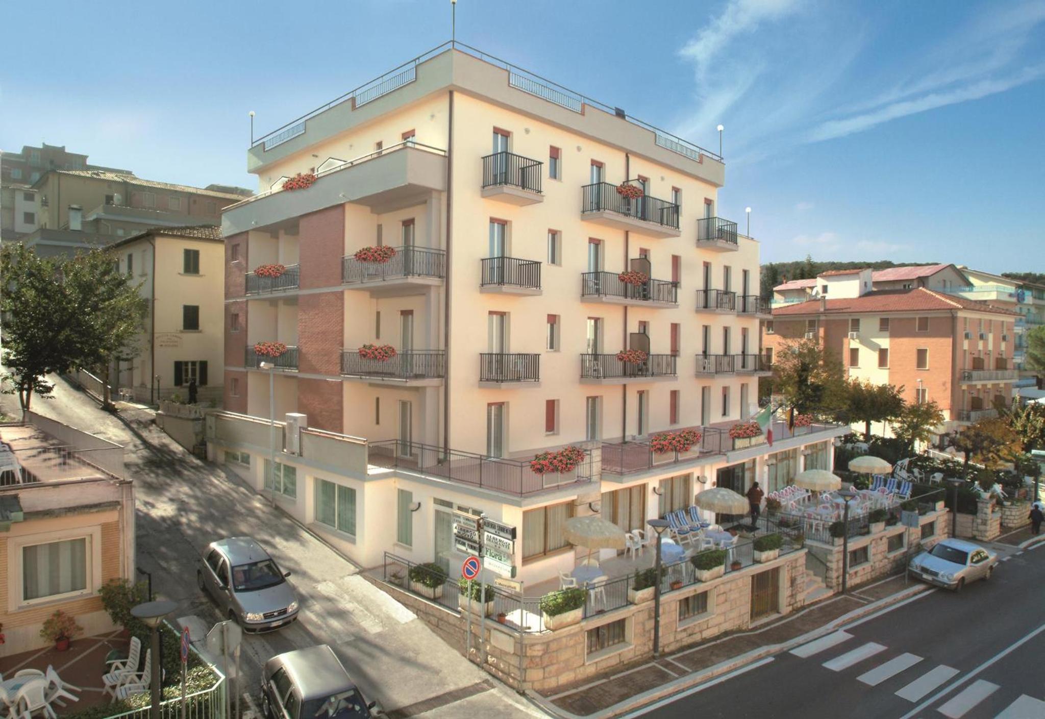 Hotel Monica - Image 1