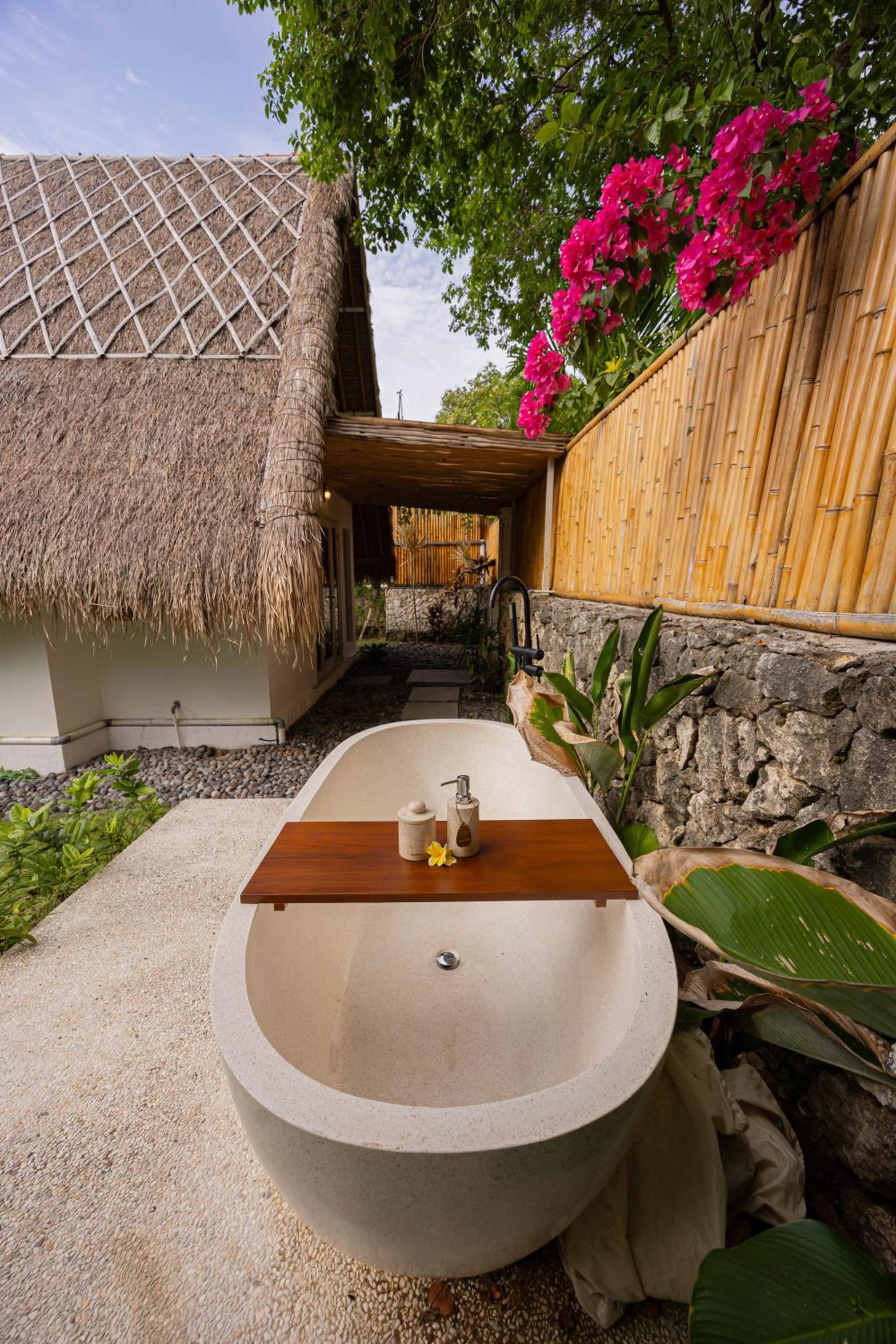 Ayvrtha Boutique Nature Resort, 5 minutes drive to Padang-Padang Beach