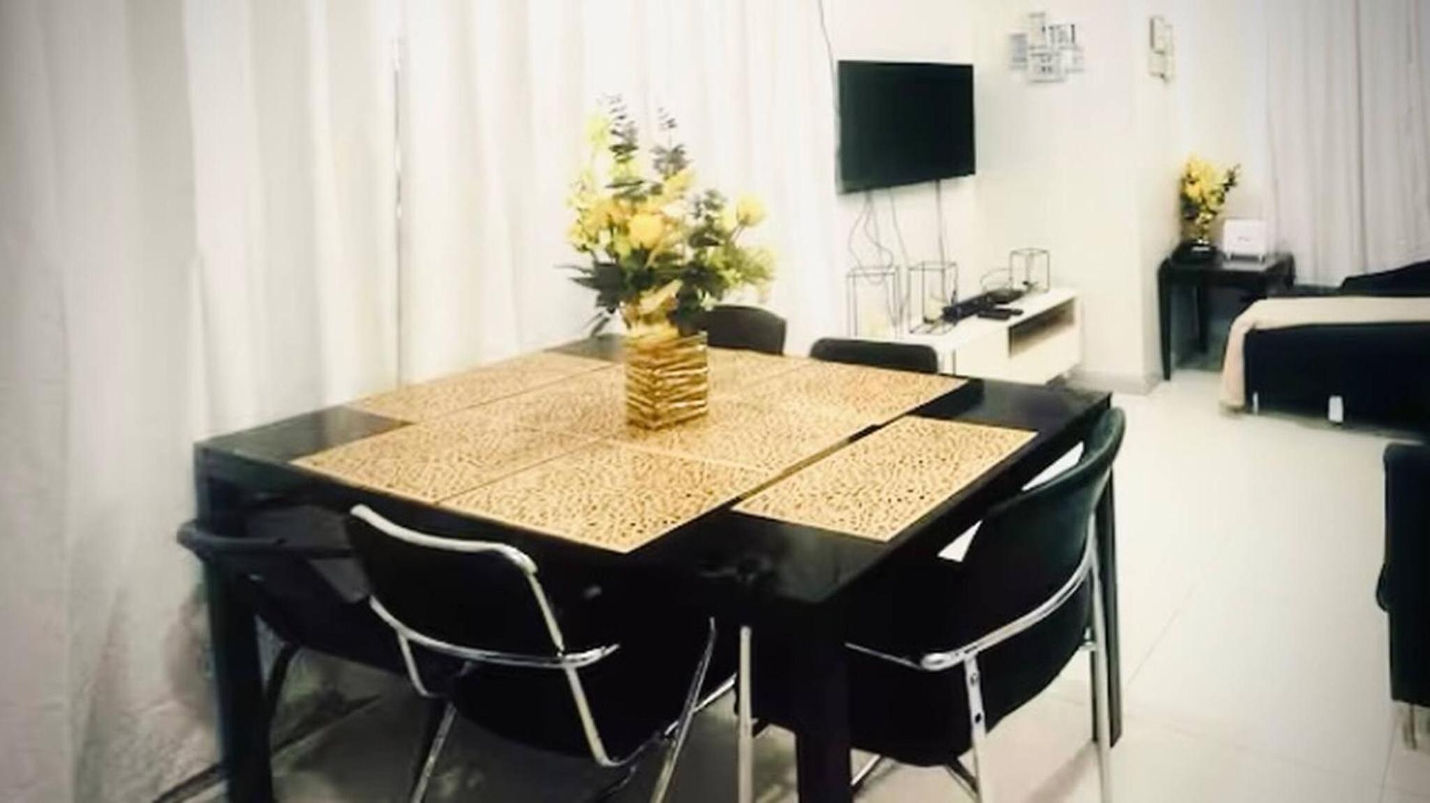 Spacious Central Davao City Getaway - Spacious Apartment with Shared Pool