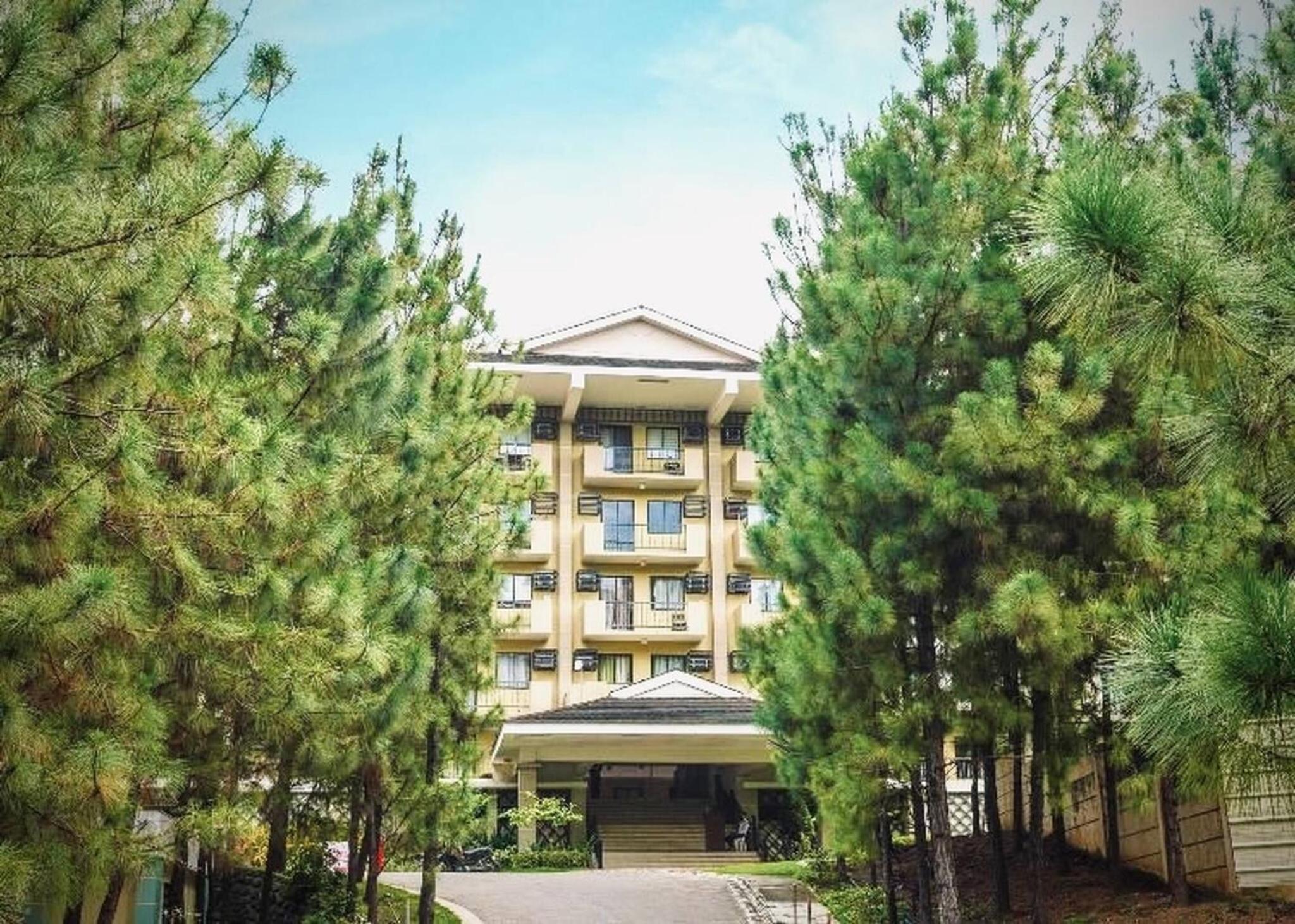 Spacious Central Davao City Getaway - Spacious Apartment with Shared Pool