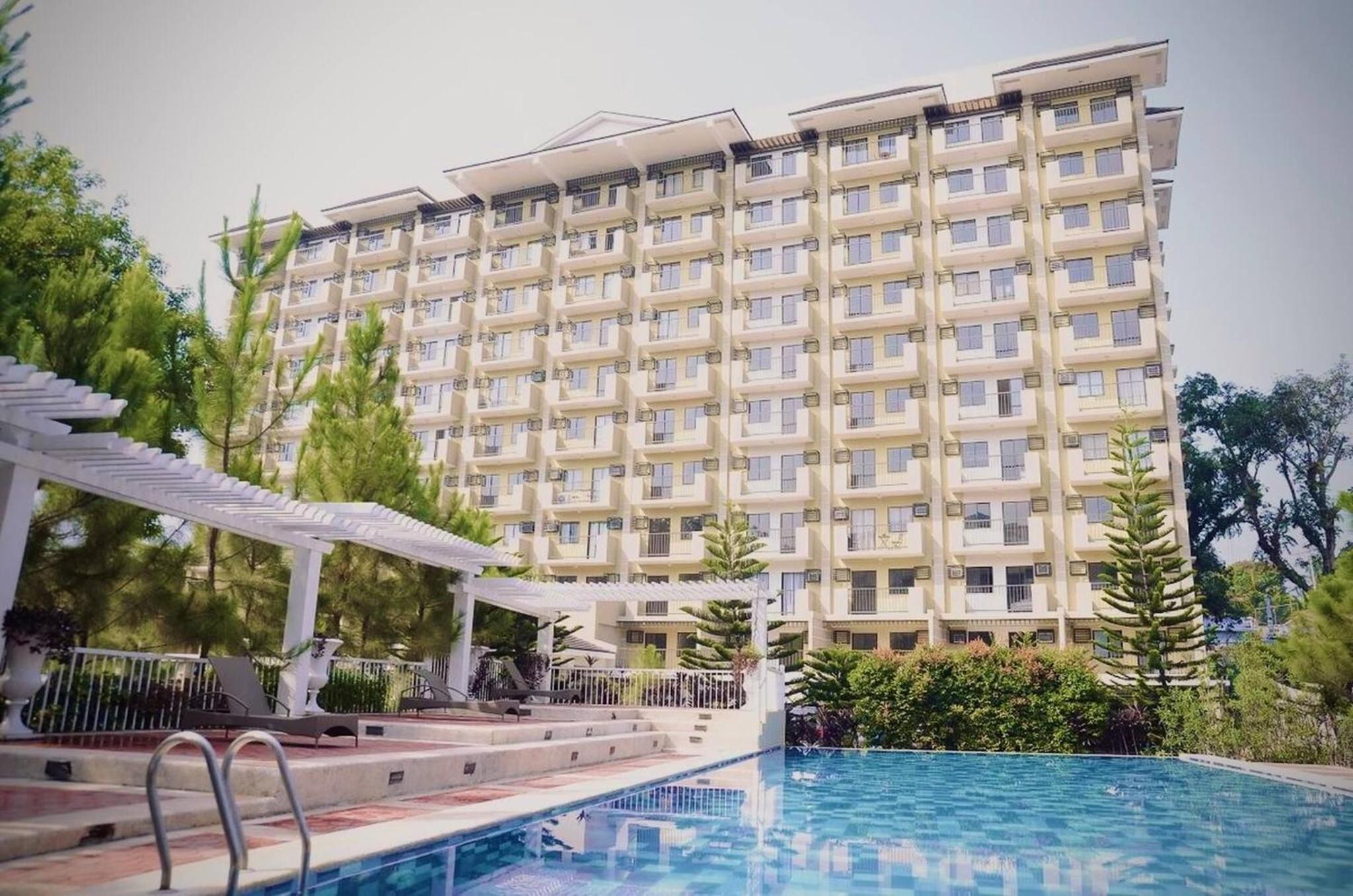 Spacious Central Davao City Getaway - Spacious Apartment with Shared Pool