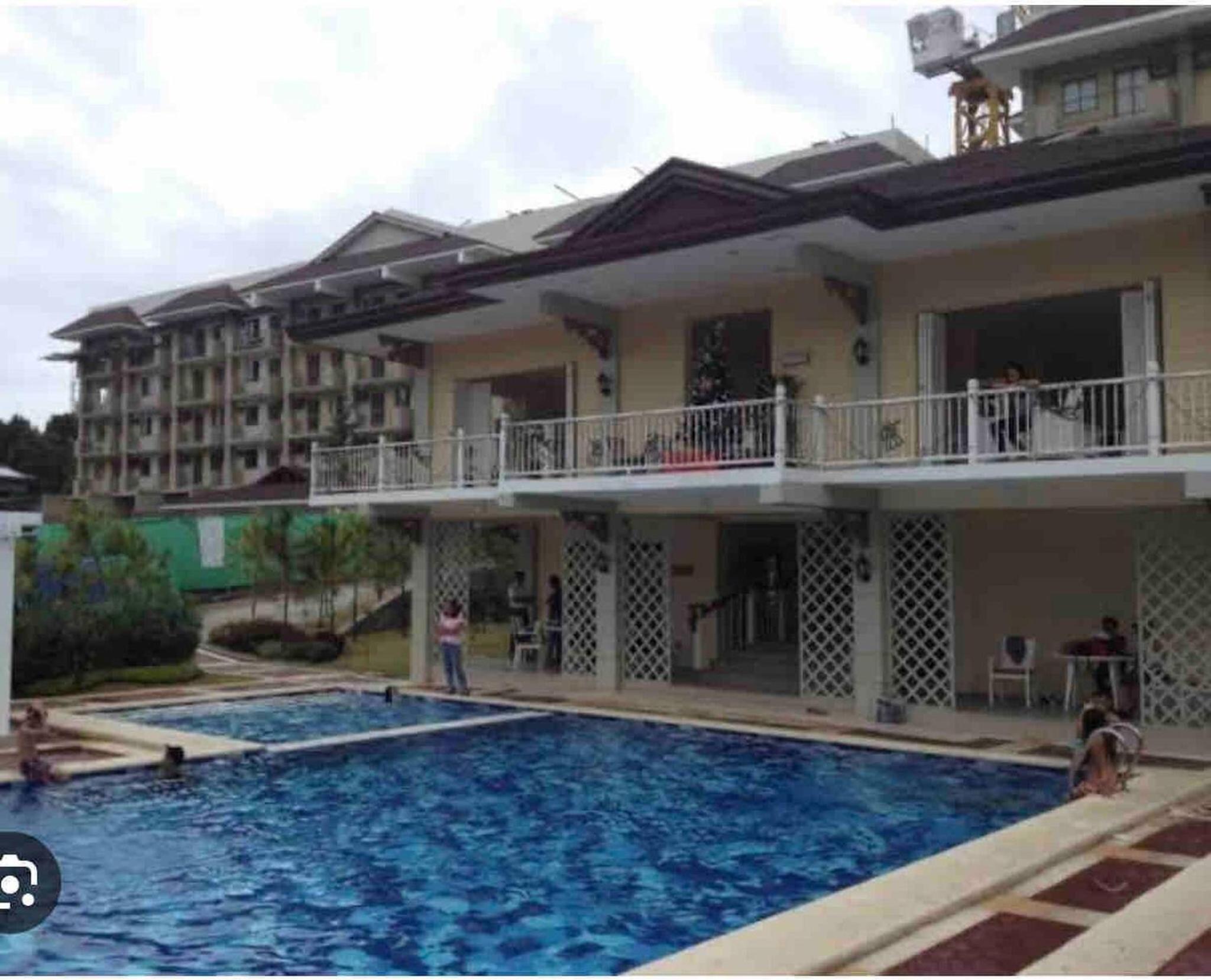 Spacious Central Davao City Getaway - Spacious Apartment with Shared Pool