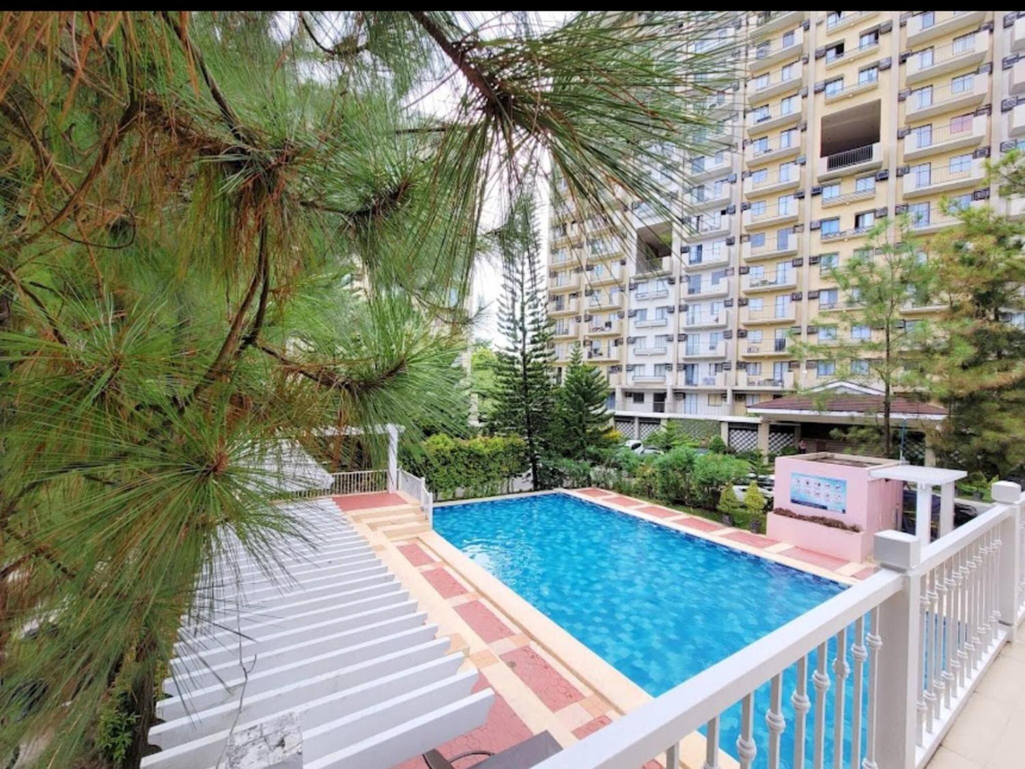 Spacious Central Davao City Getaway - Spacious Apartment with Shared Pool