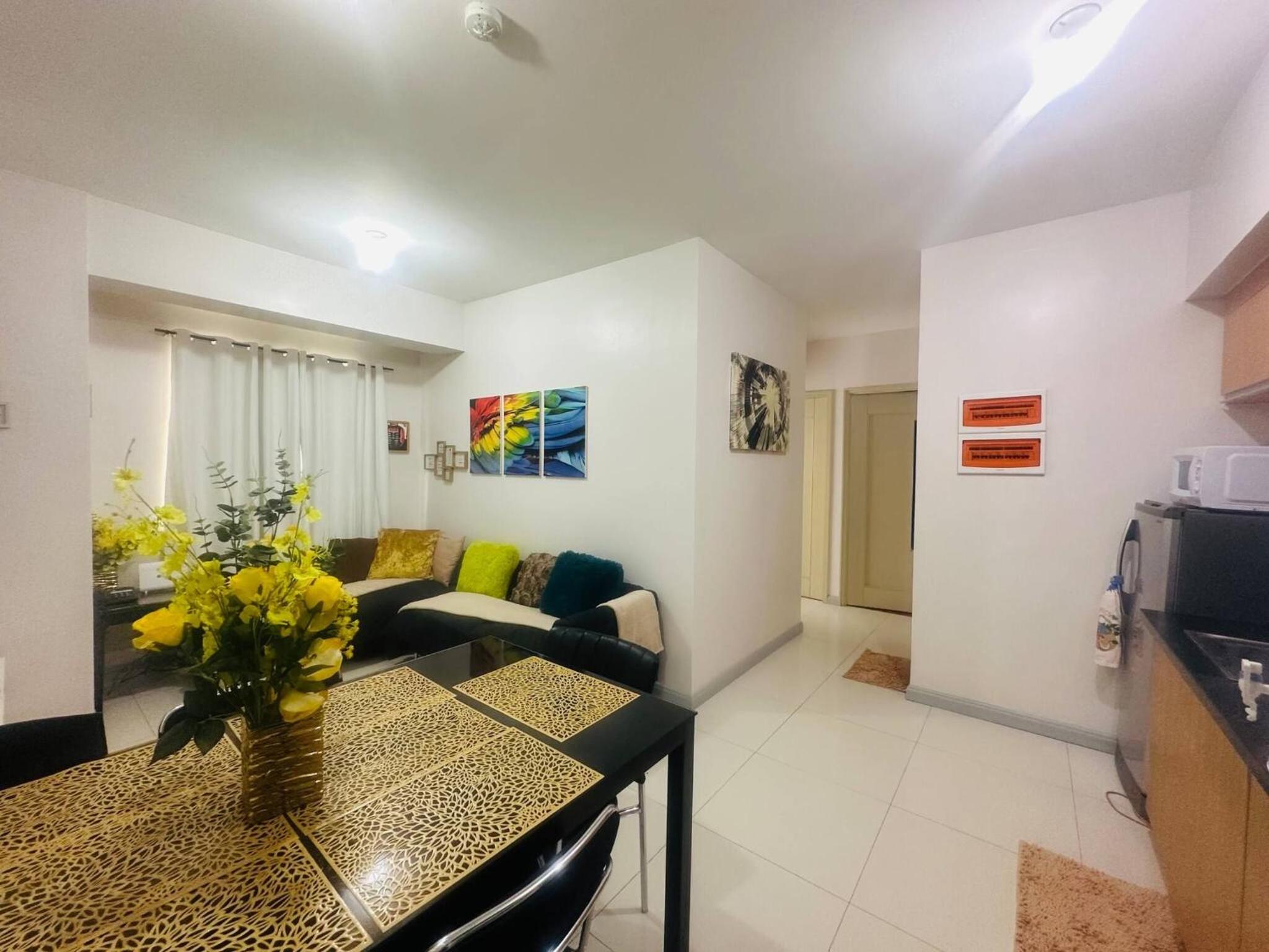 Spacious Central Davao City Getaway - Spacious Apartment with Shared Pool