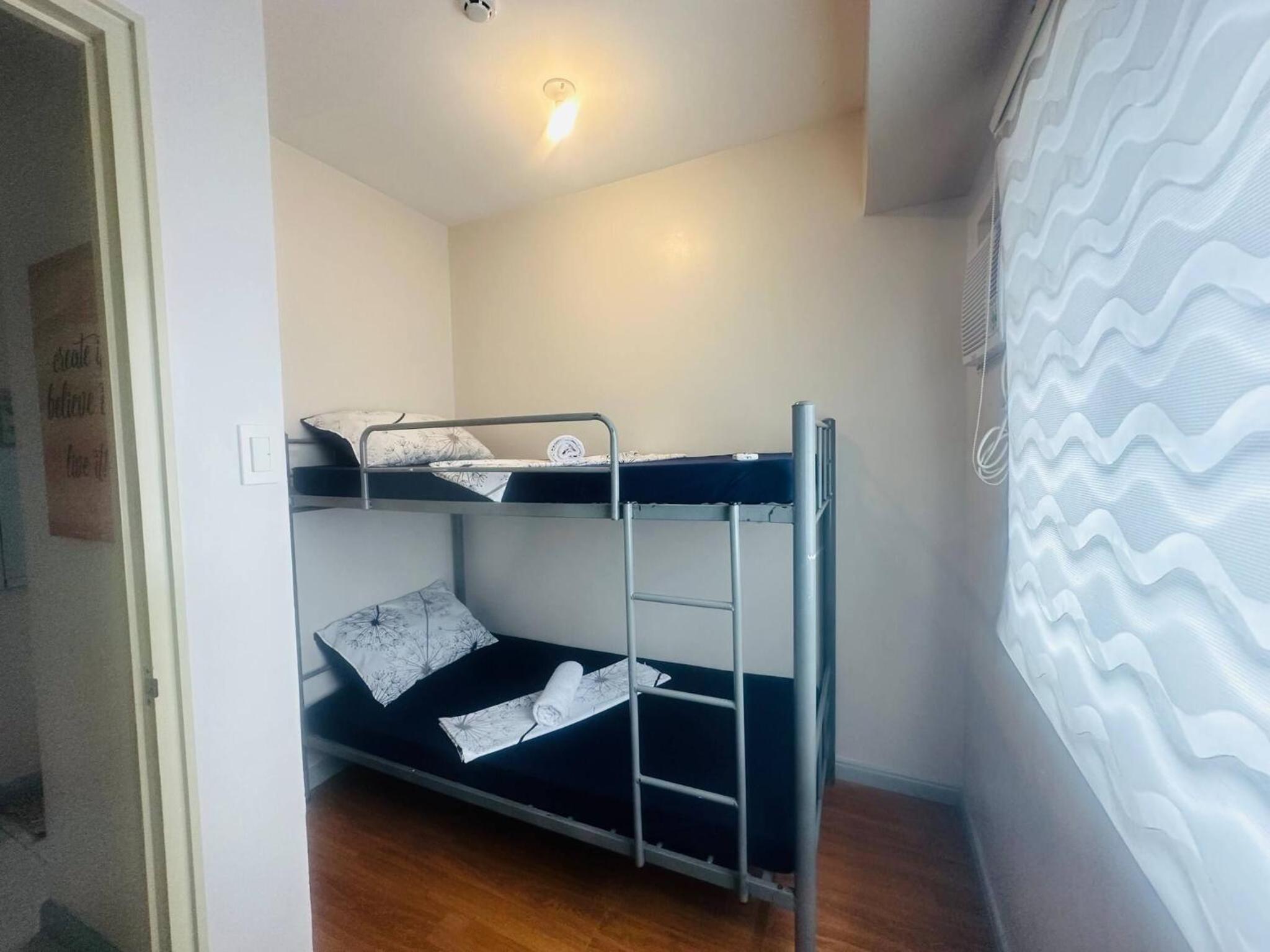 Spacious Central Davao City Getaway - Spacious Apartment with Shared Pool