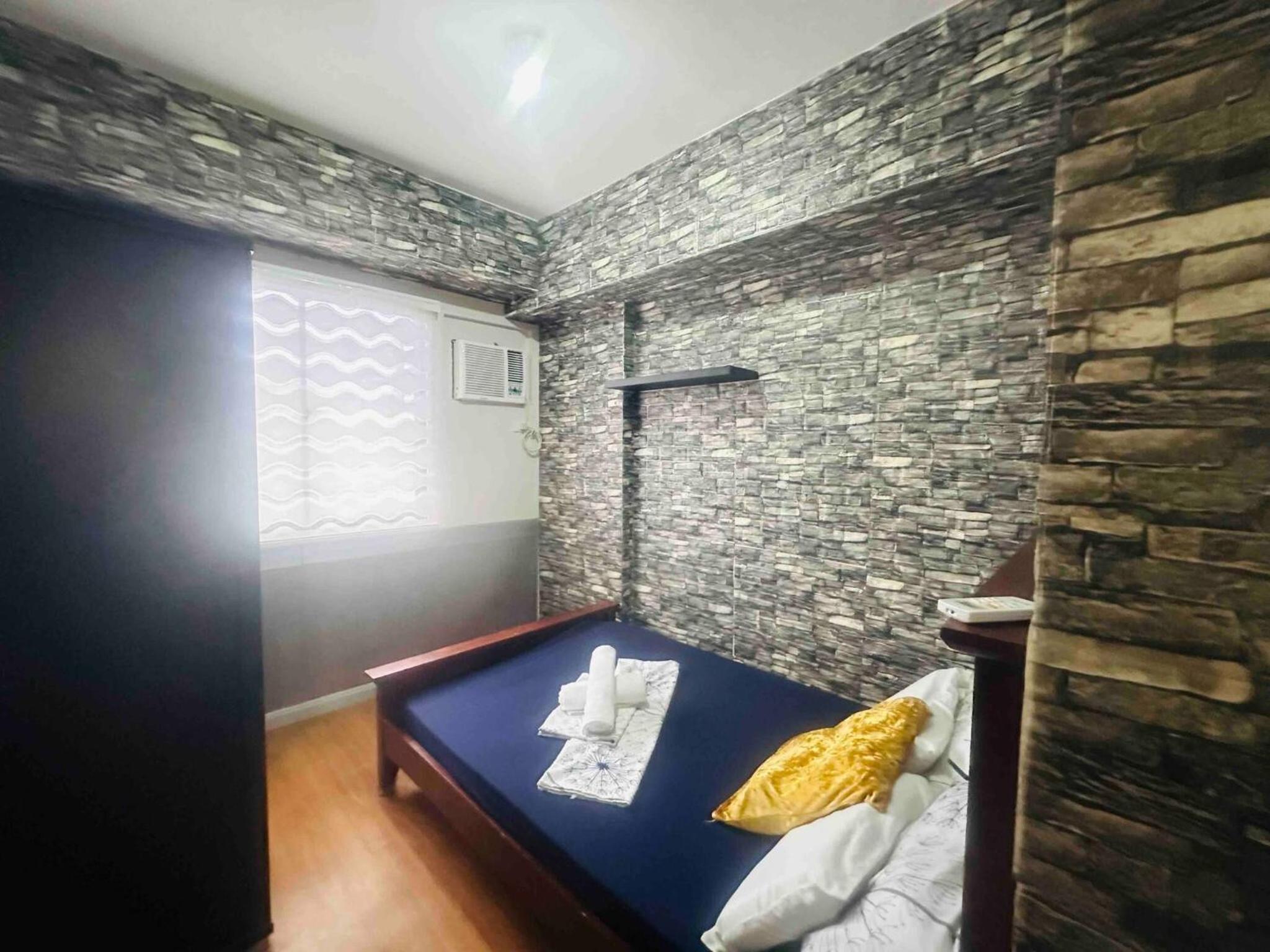 Spacious Central Davao City Getaway - Spacious Apartment with Shared Pool