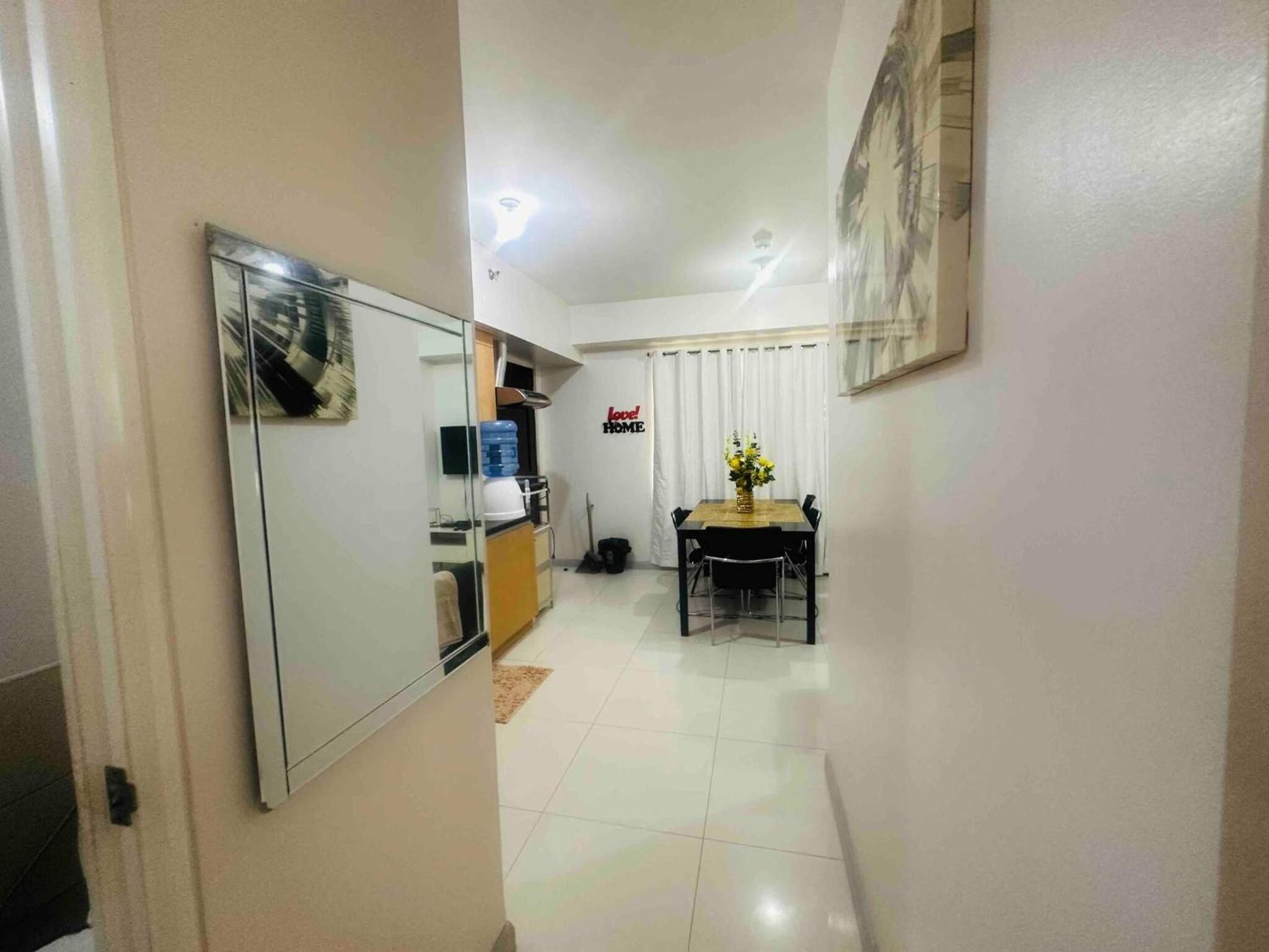 Spacious Central Davao City Getaway - Spacious Apartment with Shared Pool