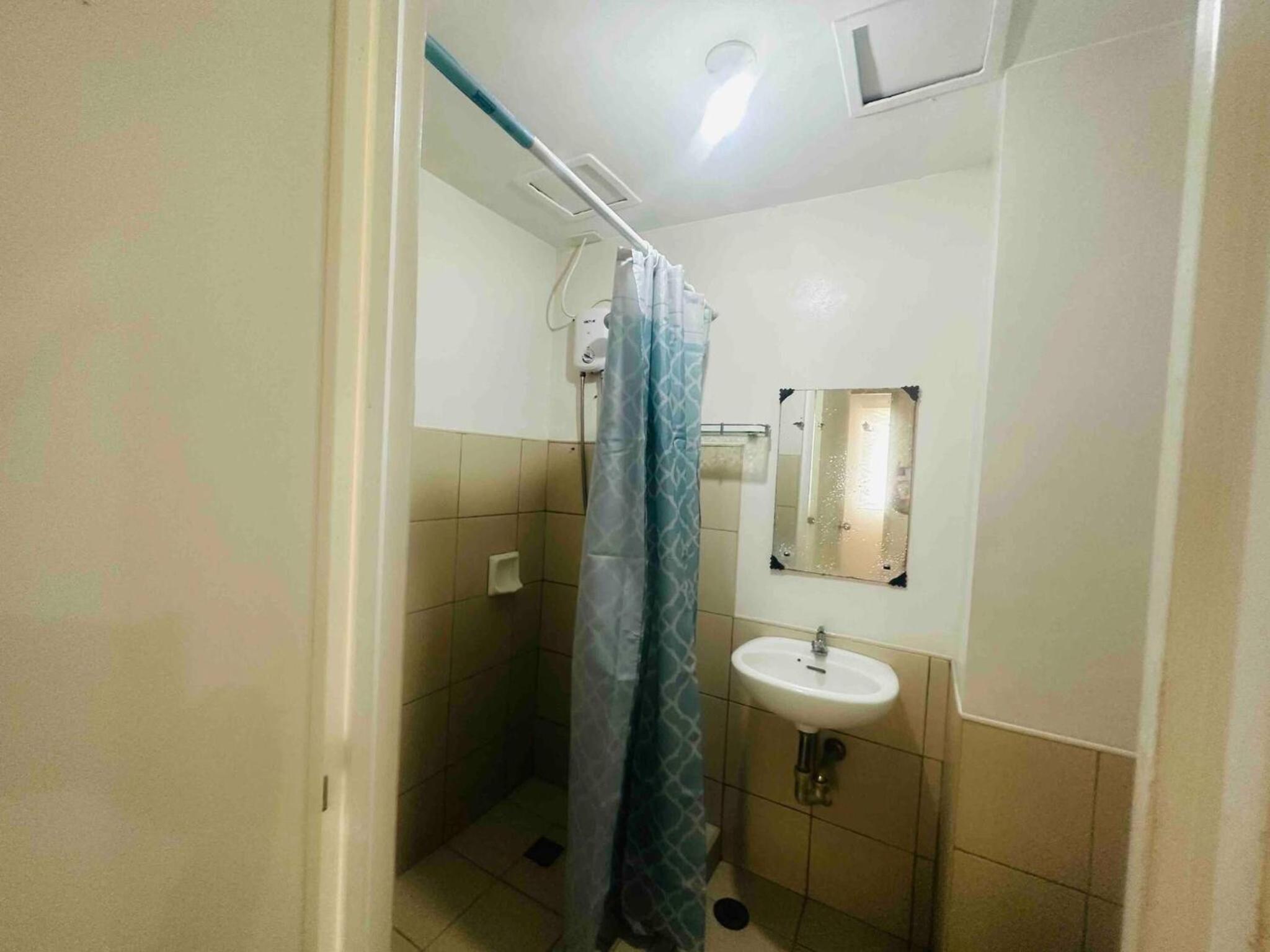 Spacious Central Davao City Getaway - Spacious Apartment with Shared Pool
