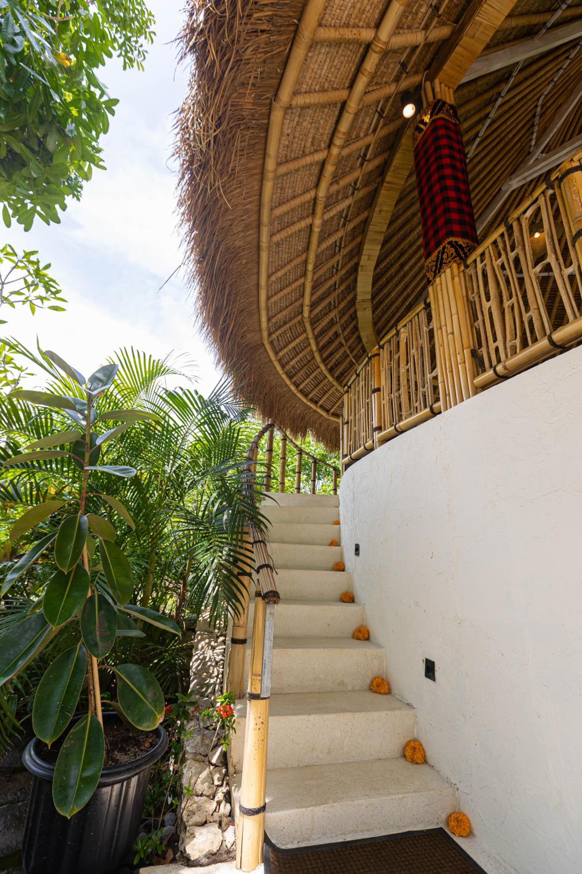 Ayvrtha Boutique Nature Resort, 5 minutes drive to Padang-Padang Beach