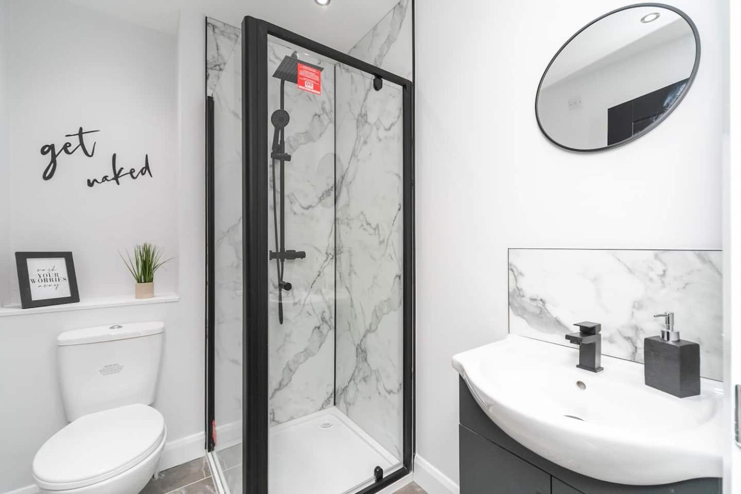 Lux 2bed apartment city center Free parking