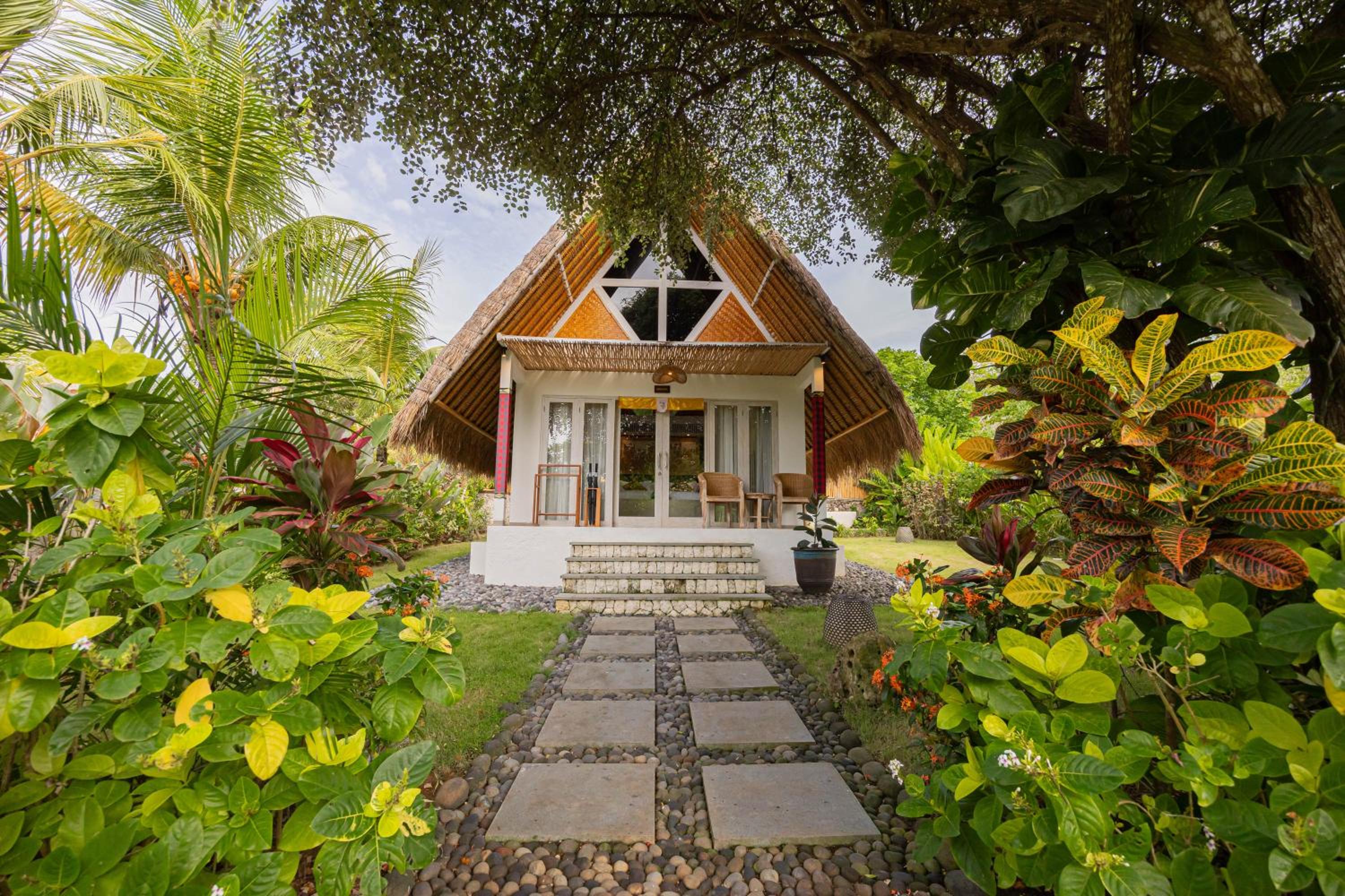 Ayvrtha Boutique Nature Resort, 5 minutes drive to Padang-Padang Beach