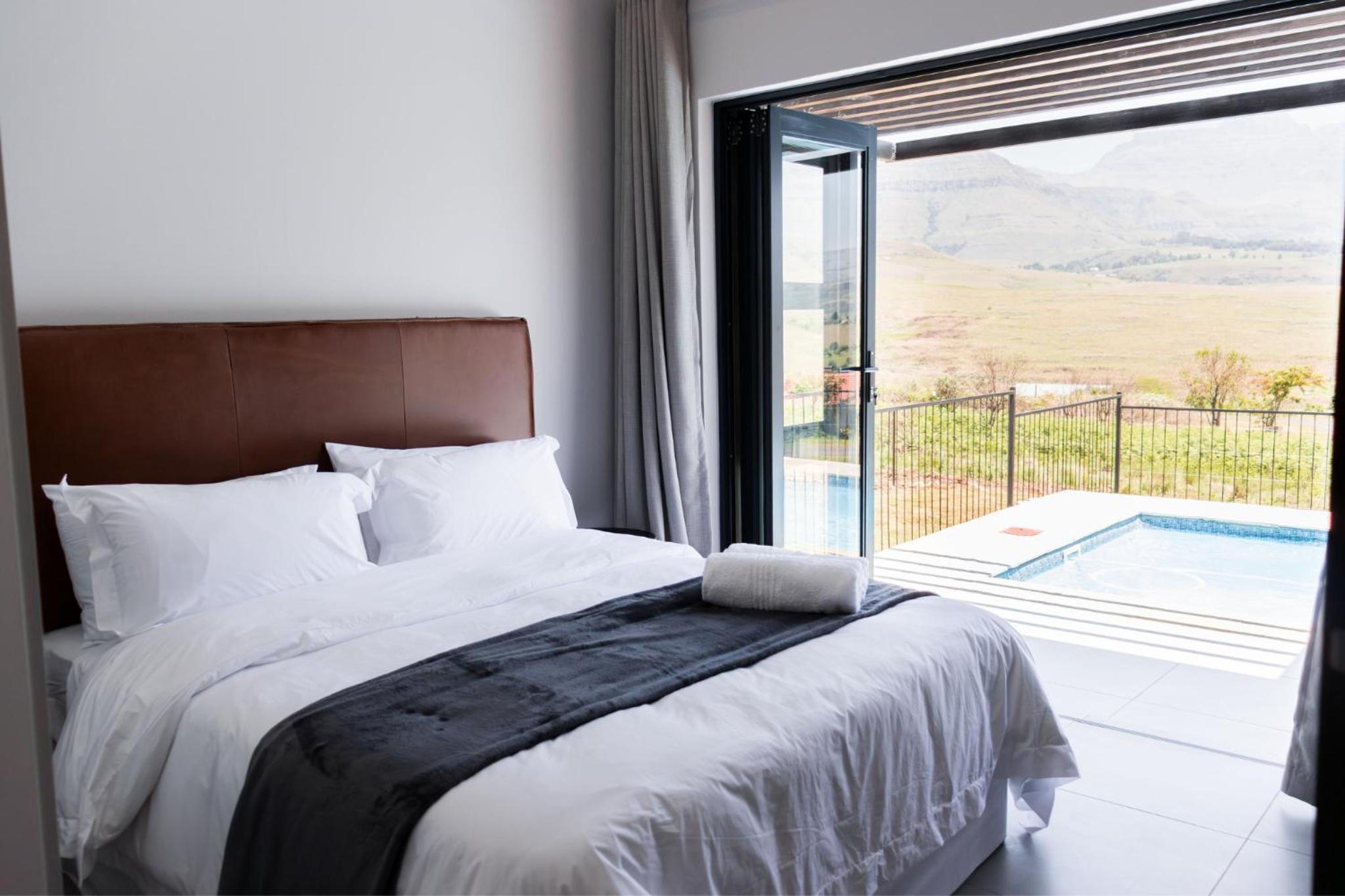 Luxury 4BR Drakensberg Home Private Pool and Braai