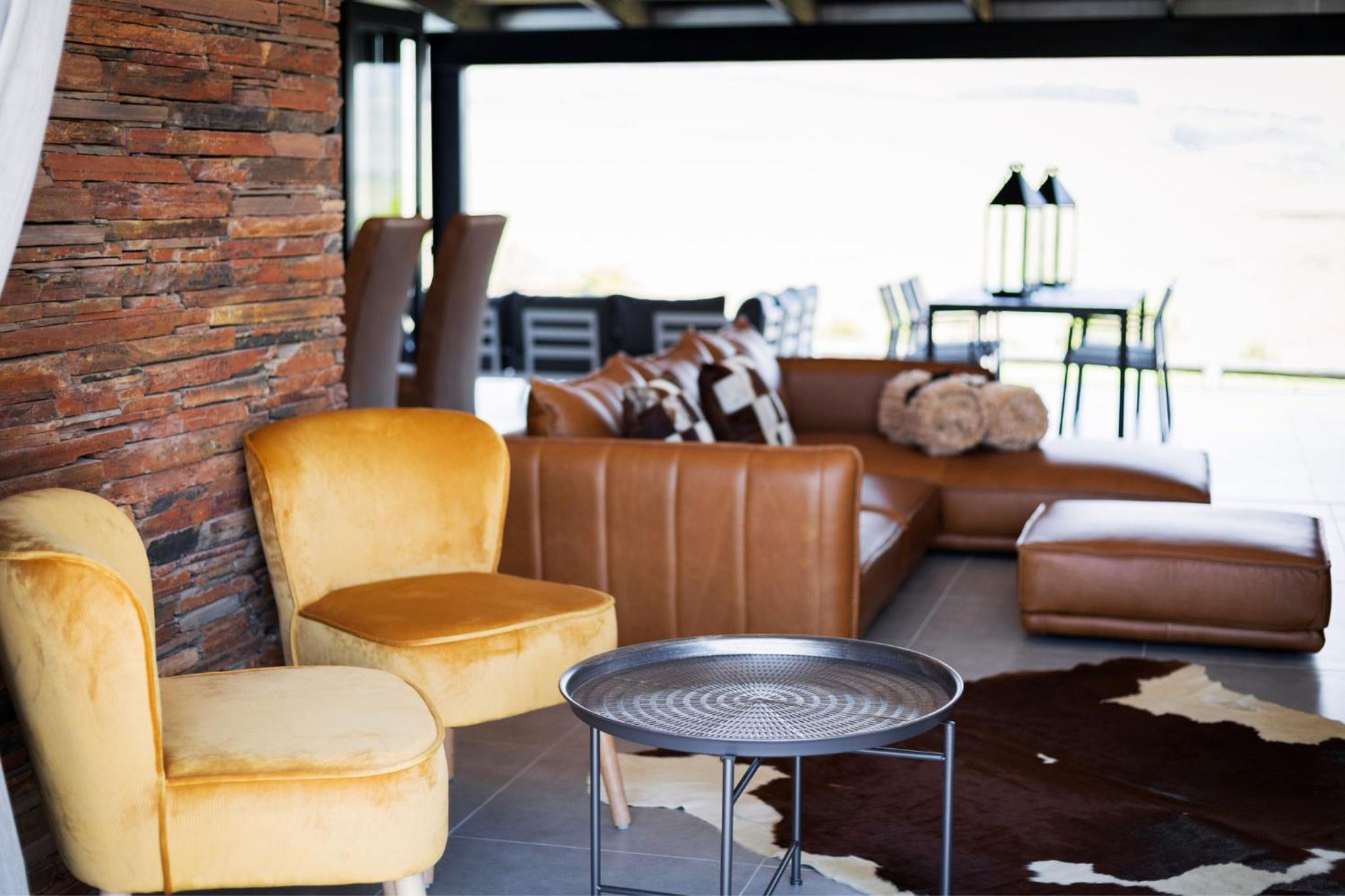 Luxury 4BR Drakensberg Home Private Pool and Braai