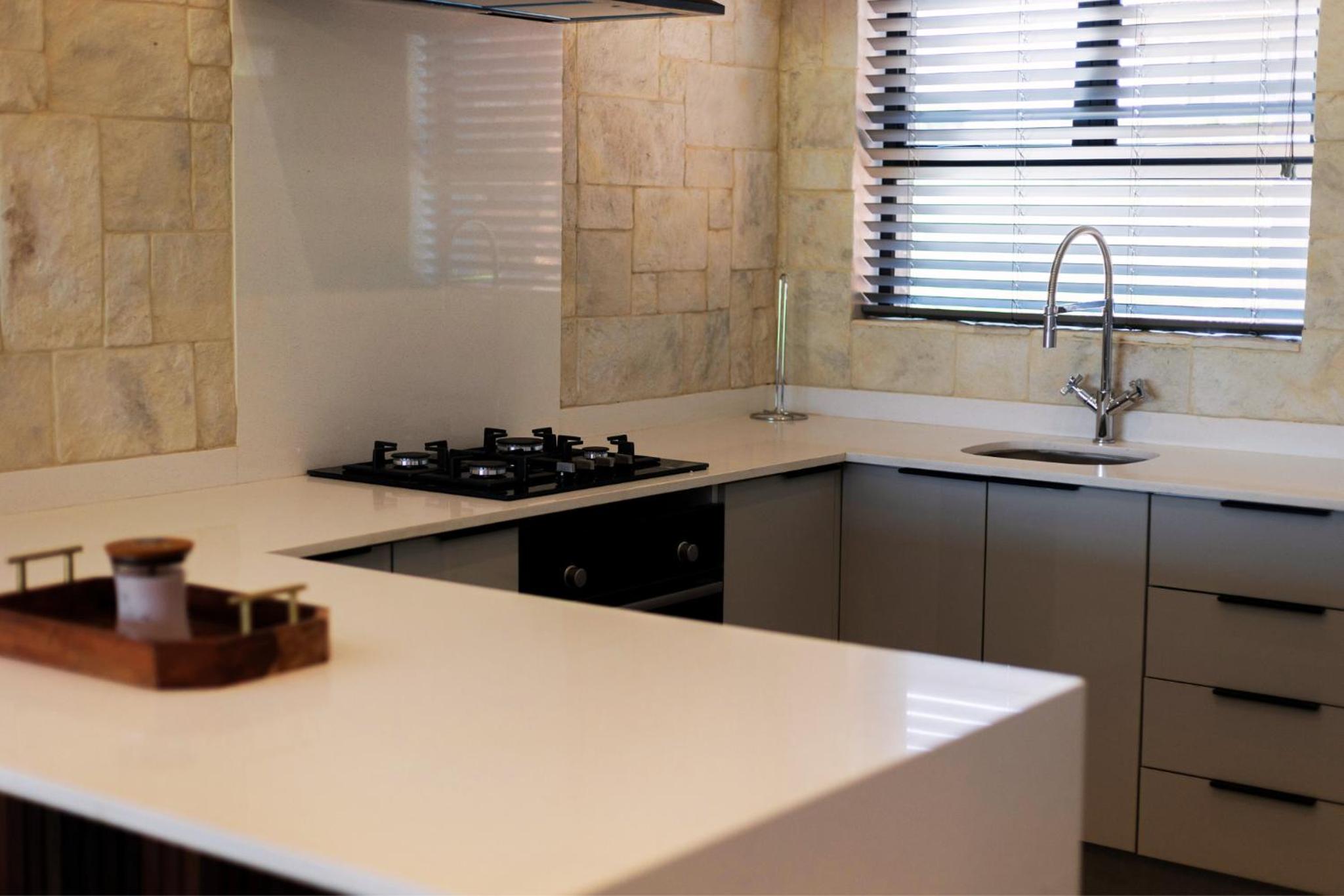 Luxury 4BR Drakensberg Home Private Pool and Braai