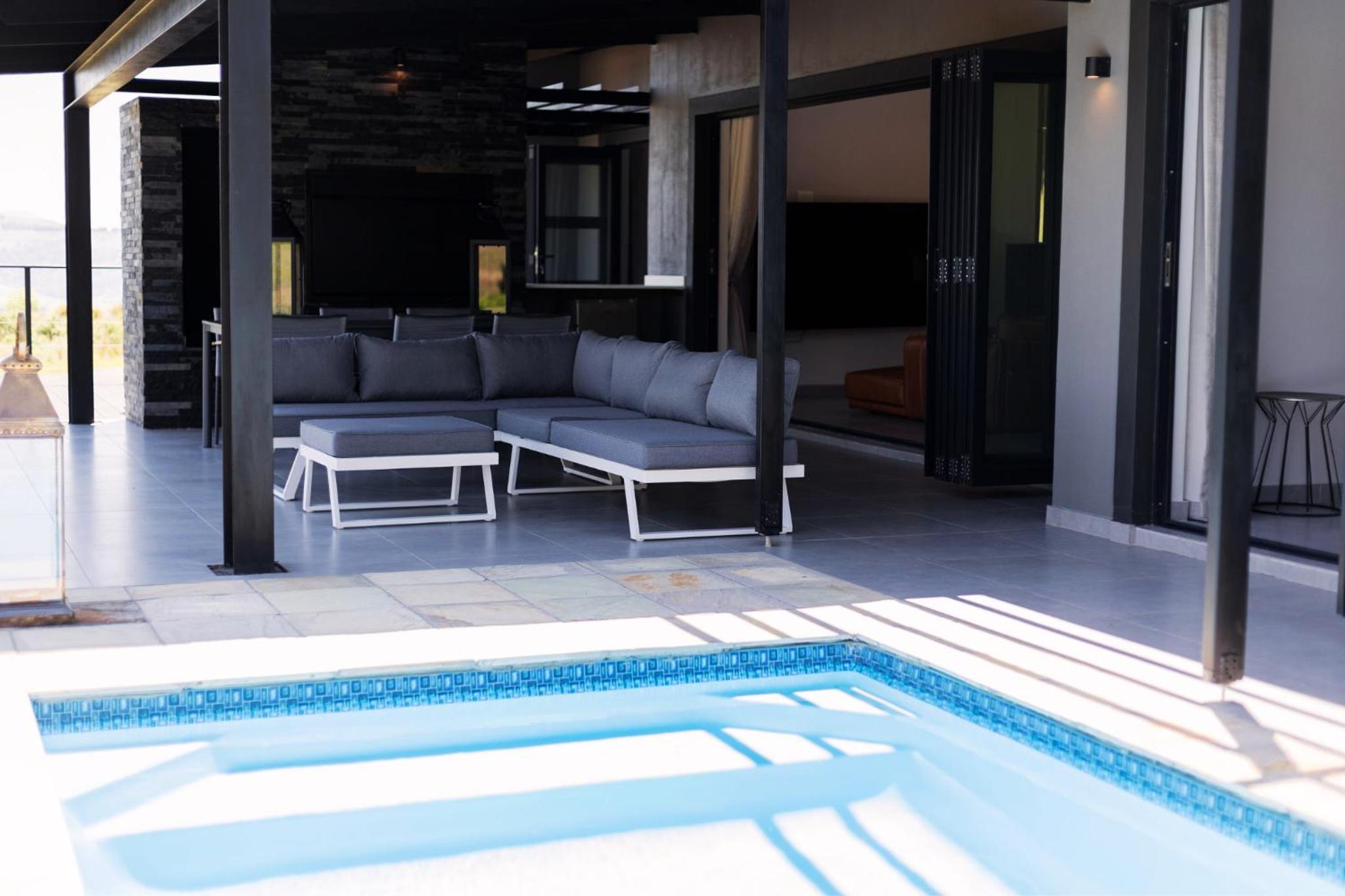 Luxury 4BR Drakensberg Home Private Pool and Braai