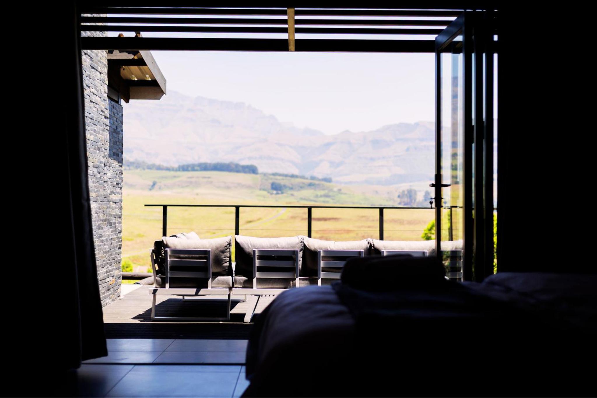 Luxury 4BR Drakensberg Home Private Pool and Braai