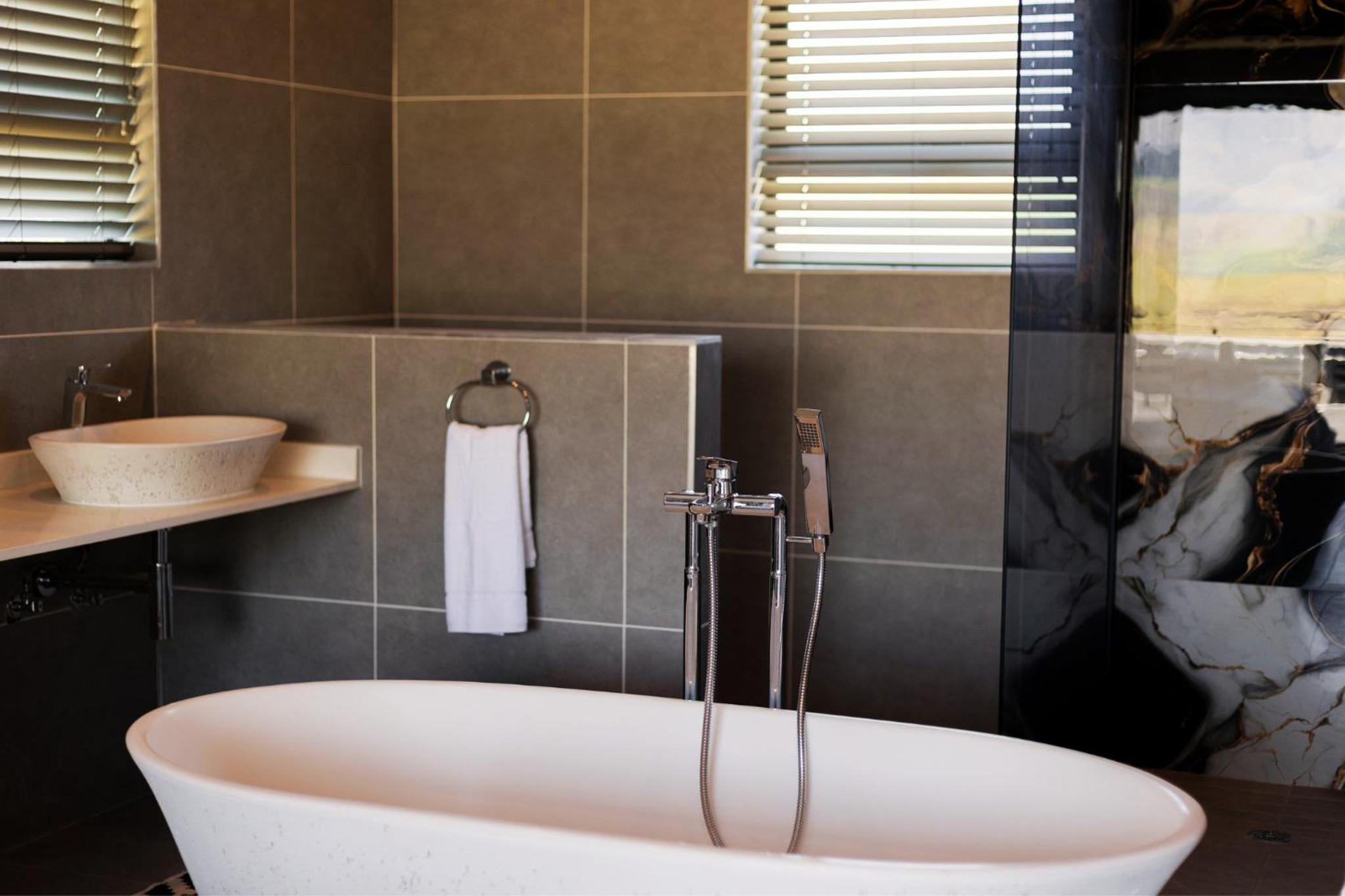 Luxury 4BR Drakensberg Home Private Pool and Braai