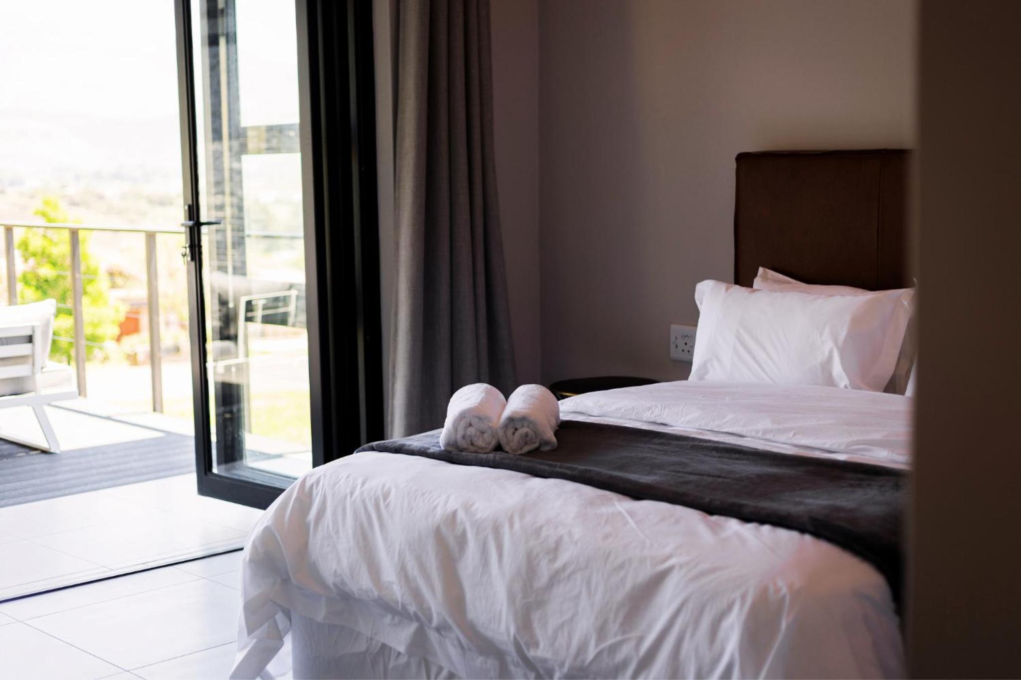 Luxury 4BR Drakensberg Home Private Pool and Braai