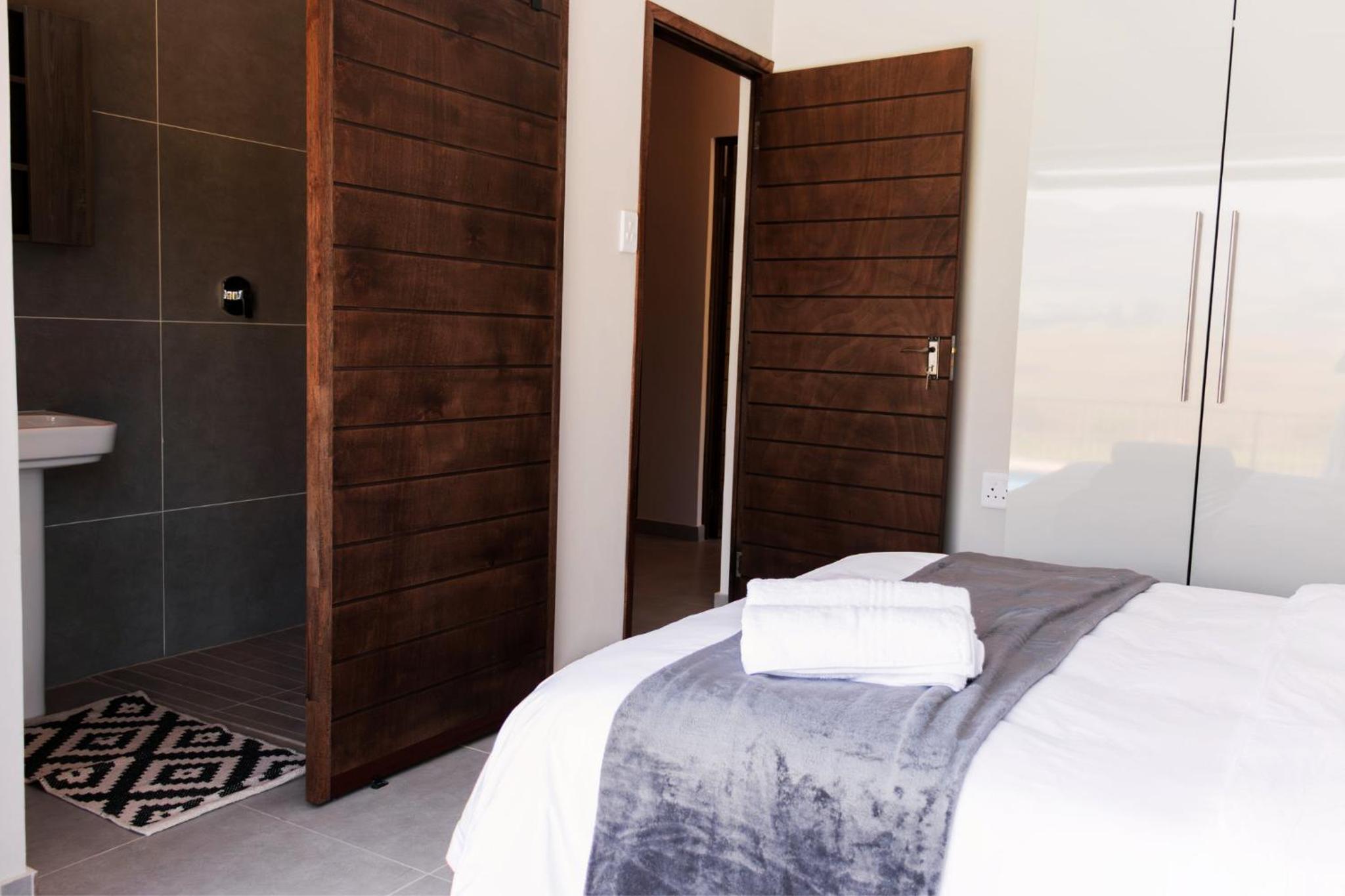 Luxury 4BR Drakensberg Home Private Pool and Braai