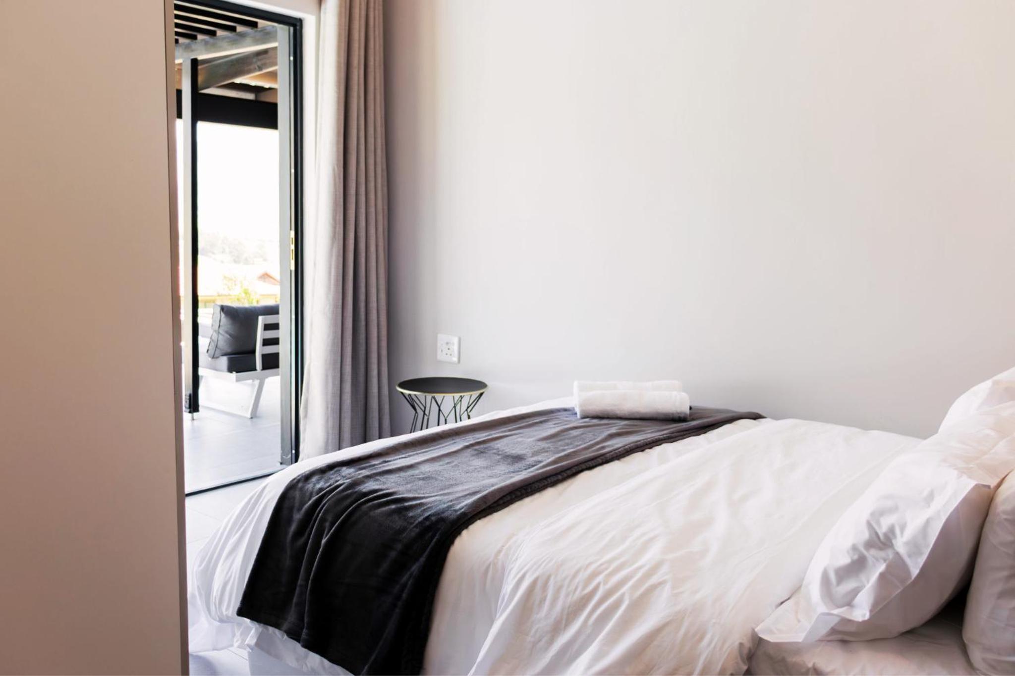 Luxury 4BR Drakensberg Home Private Pool and Braai