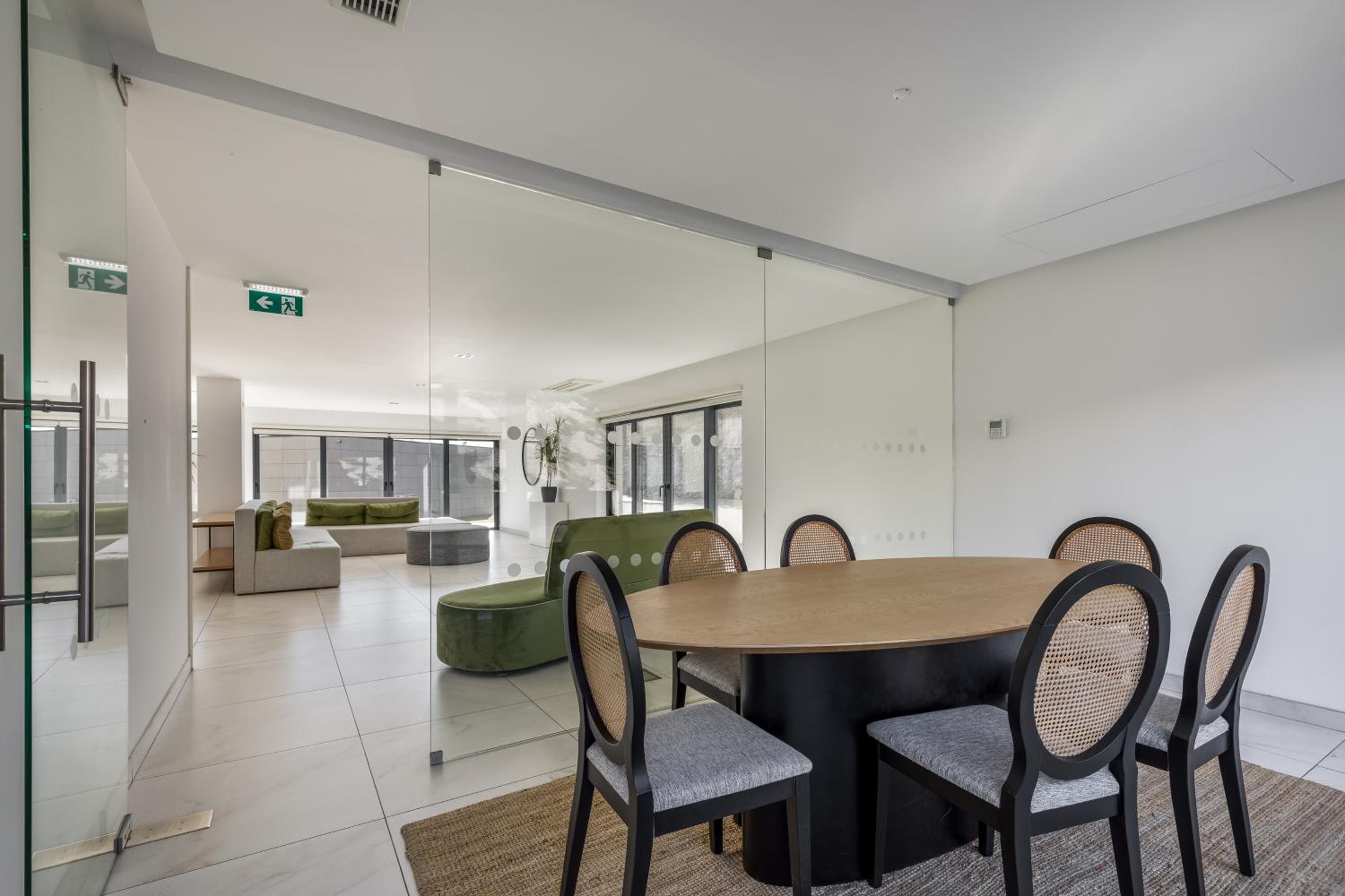 Antas Park with pool and gym - to work & leisure