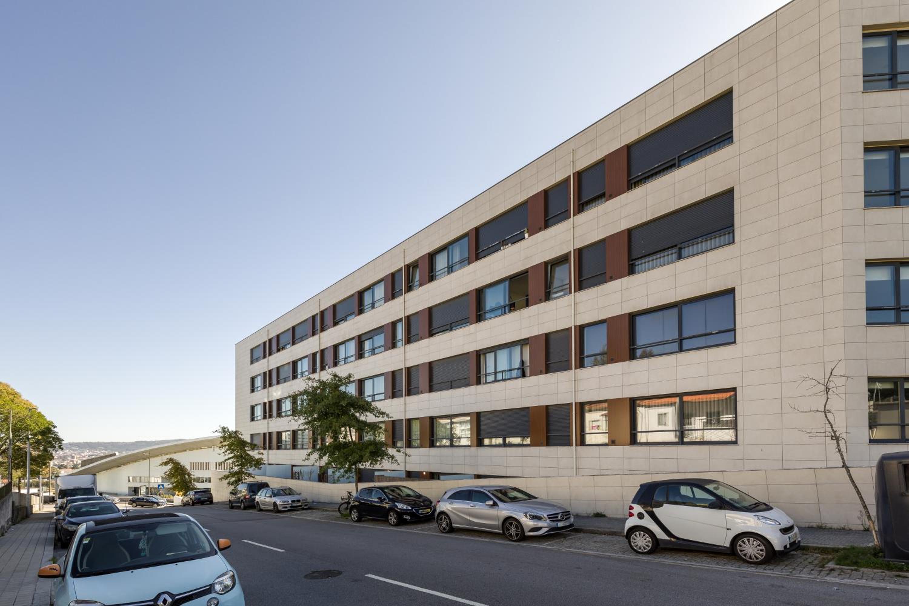 Antas Park with pool and gym - to work & leisure