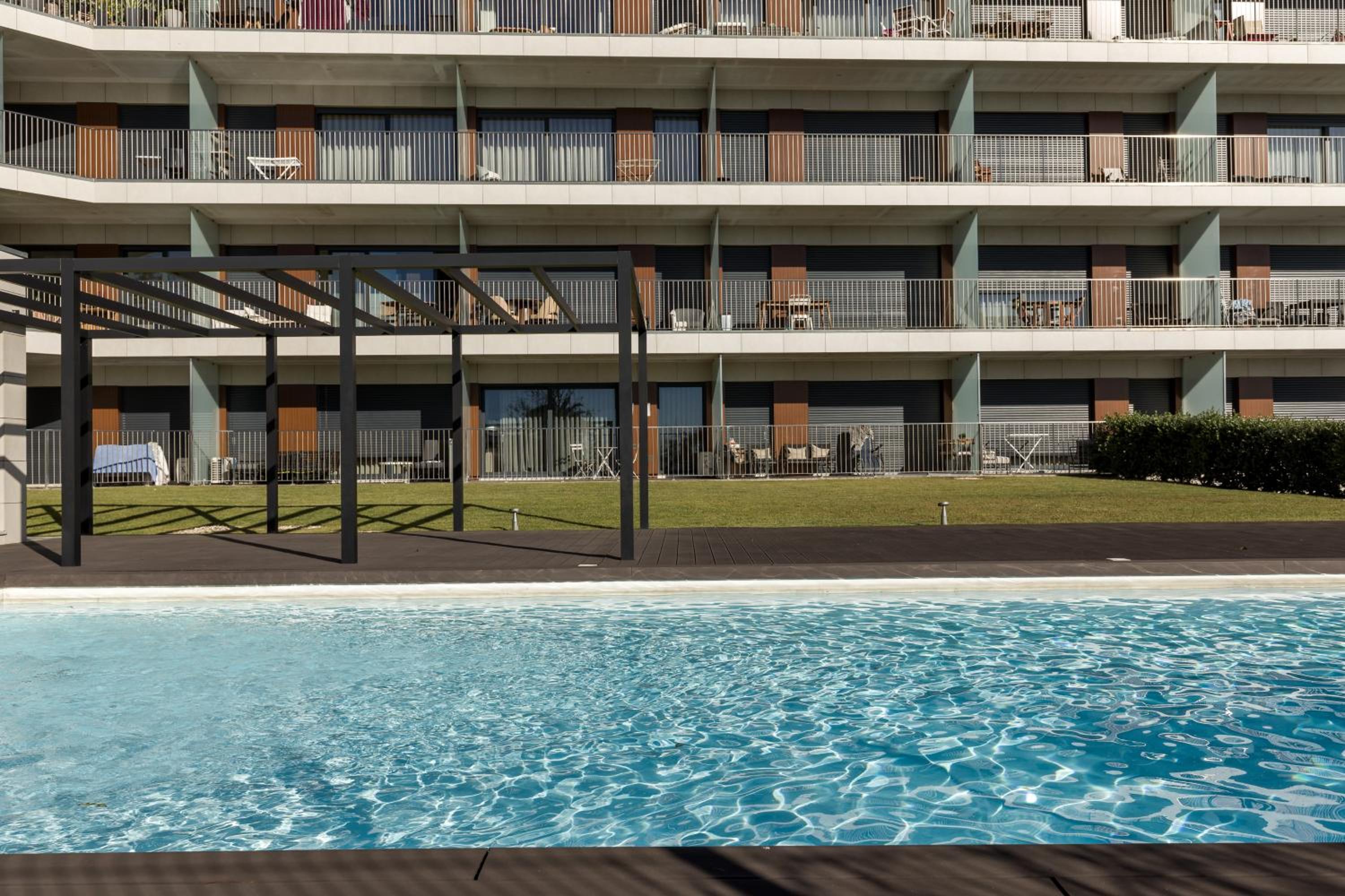 Antas Park with pool and gym - to work & leisure