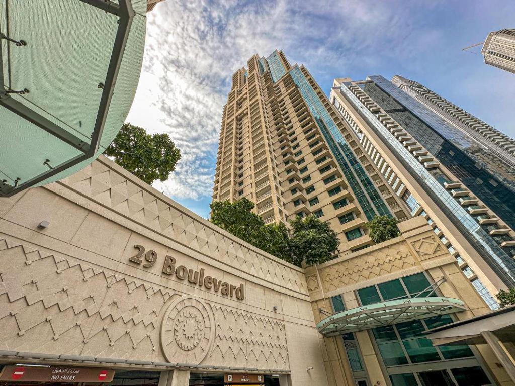 Simply Comfort Vacation Homes Rental Luxury Apartment Fontaine View & Burj Khalifa at Emaar 29 Boulevard